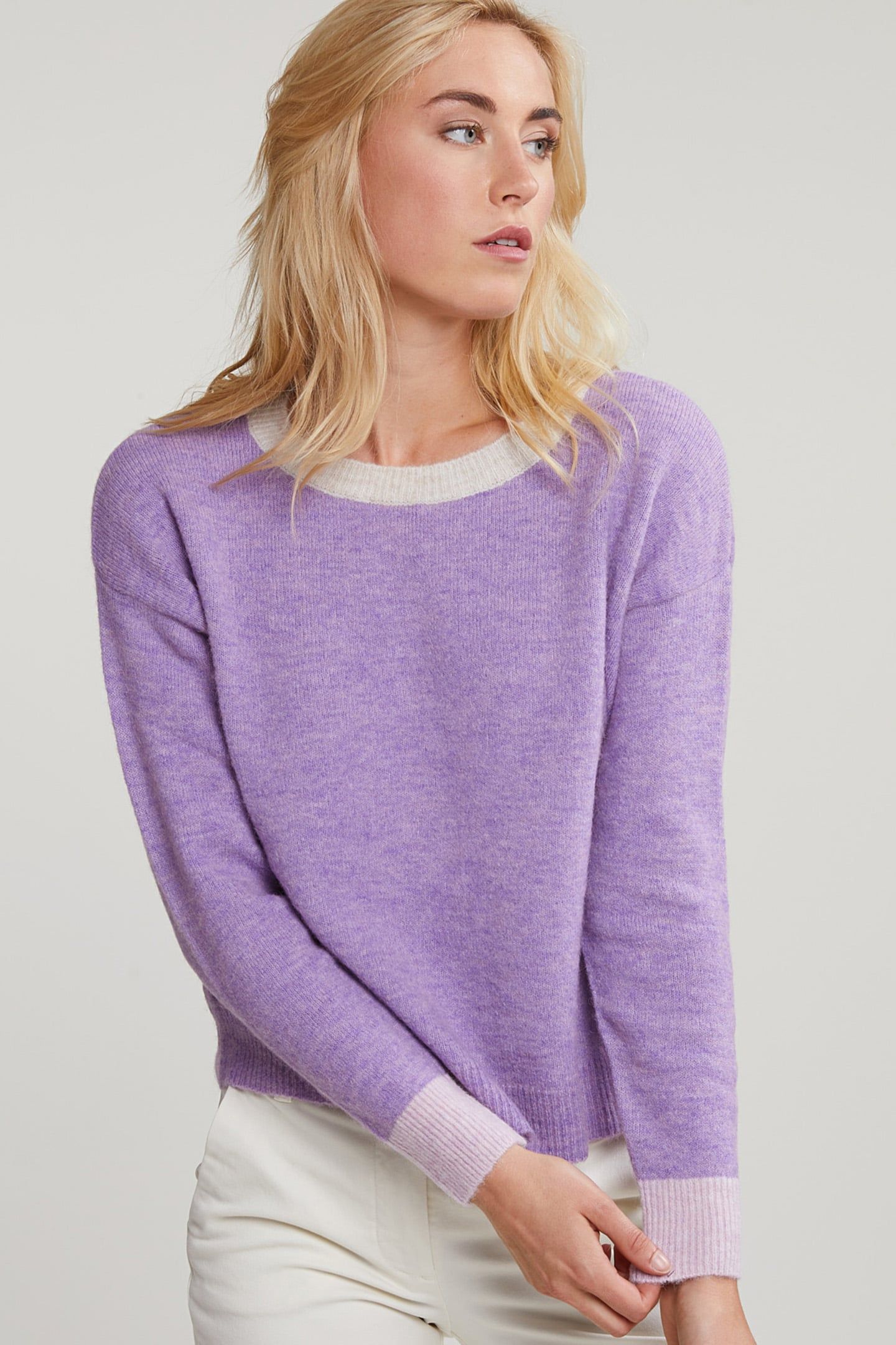 LILA ROUND NECK SWEATER 4
