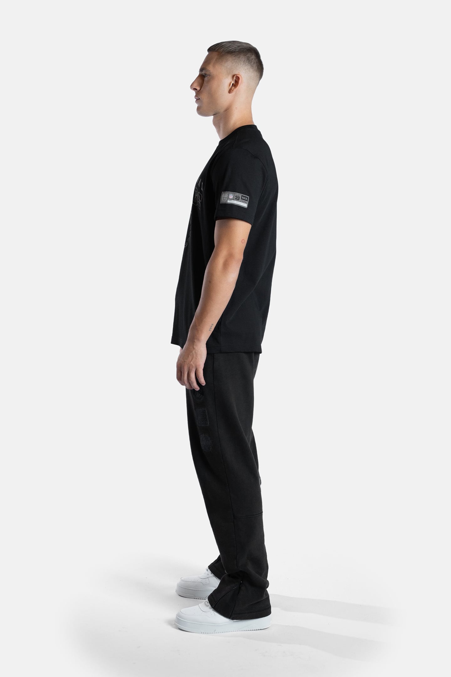 NFL X BALR. T-SHIRT JET BLACK 5