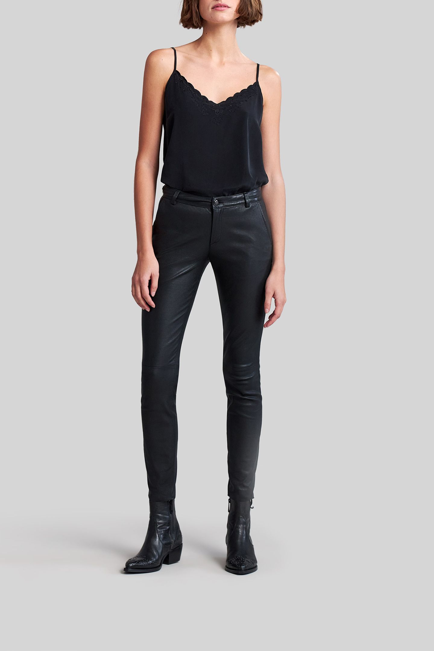BLACK LAMBSKIN TROUSERS 3