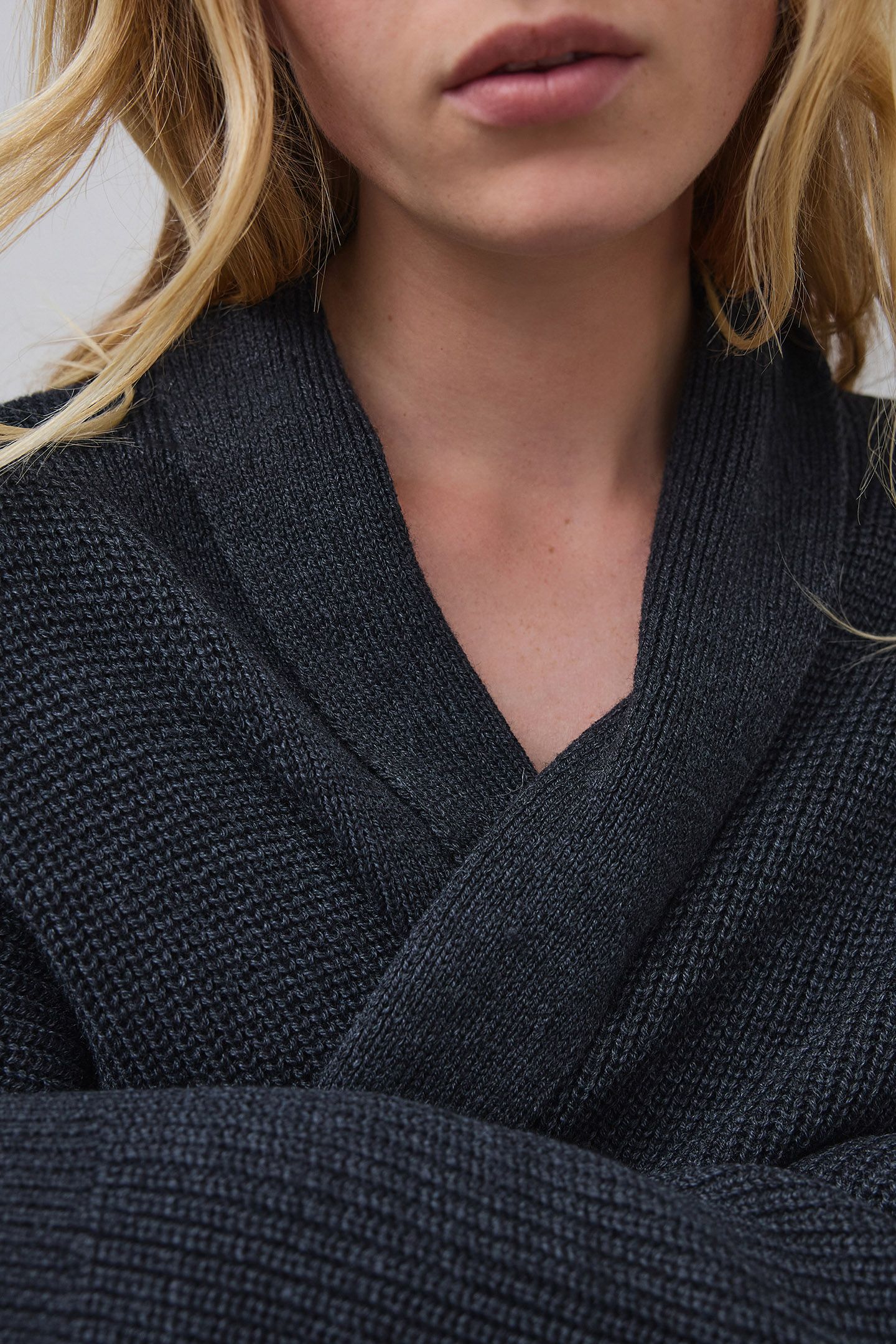 INTARSIA BACK KNIT ANTHRACITE CARDIGAN 6