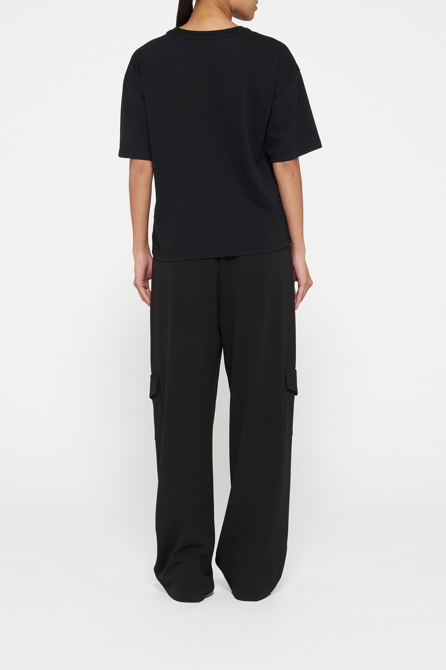 TEE PEARLS BLACK 3