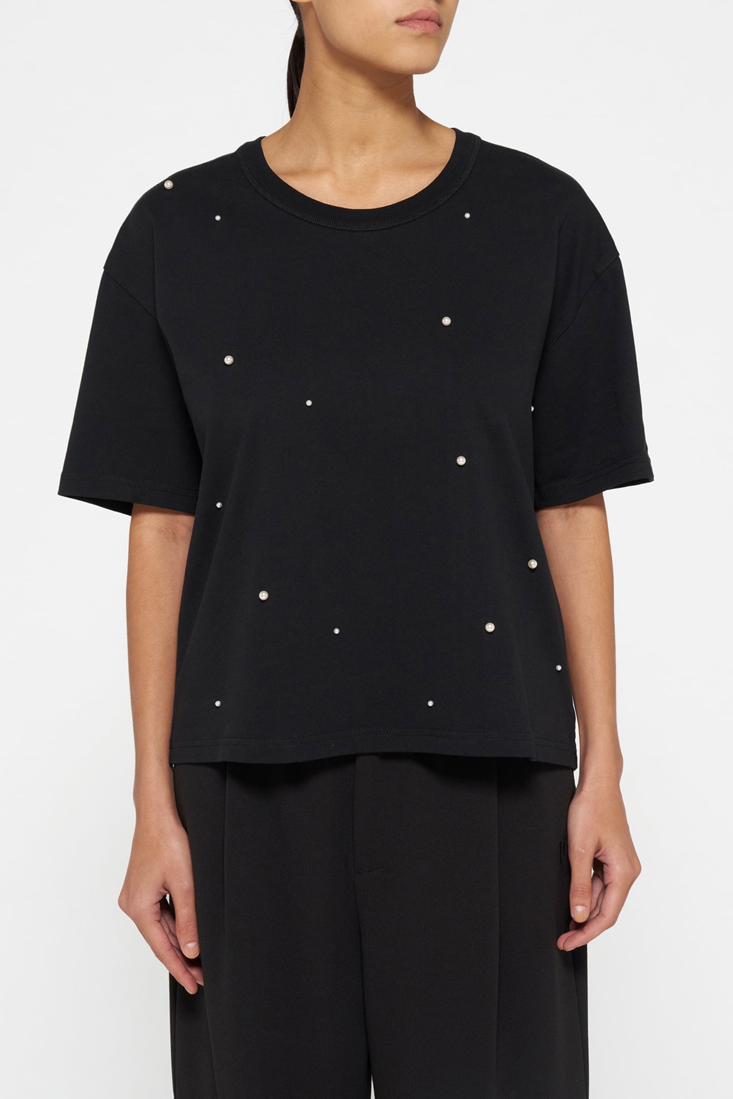 TEE PEARLS BLACK 1