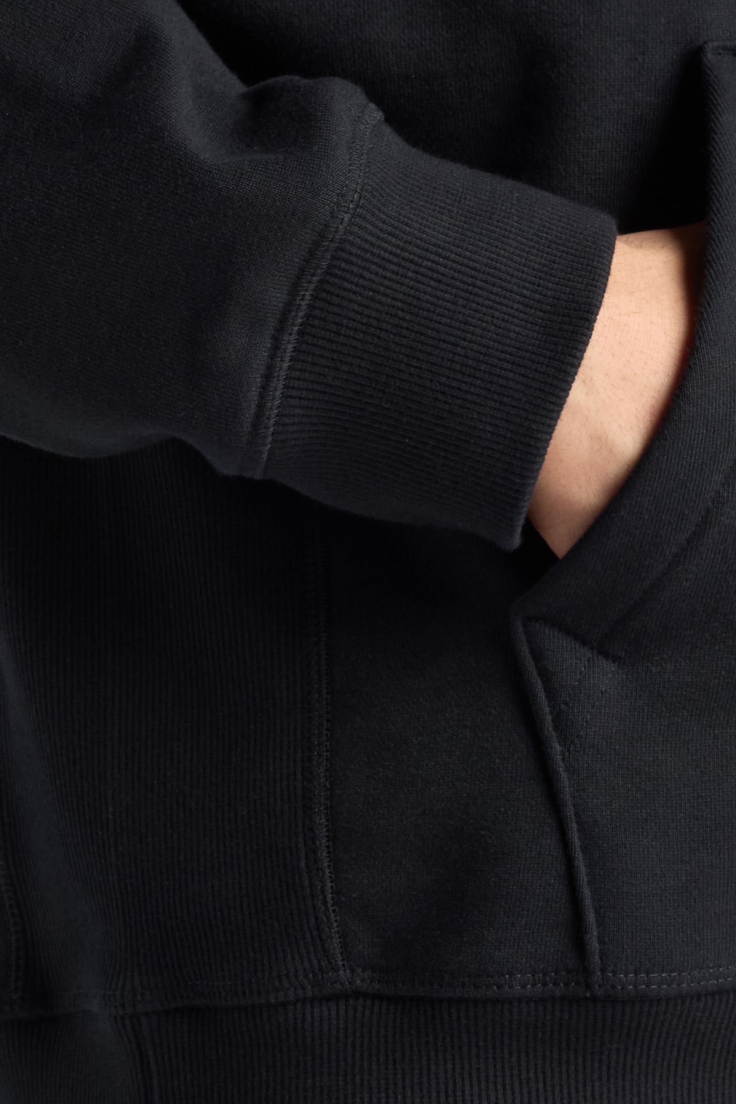 CAFE HOODIE BLACK 10