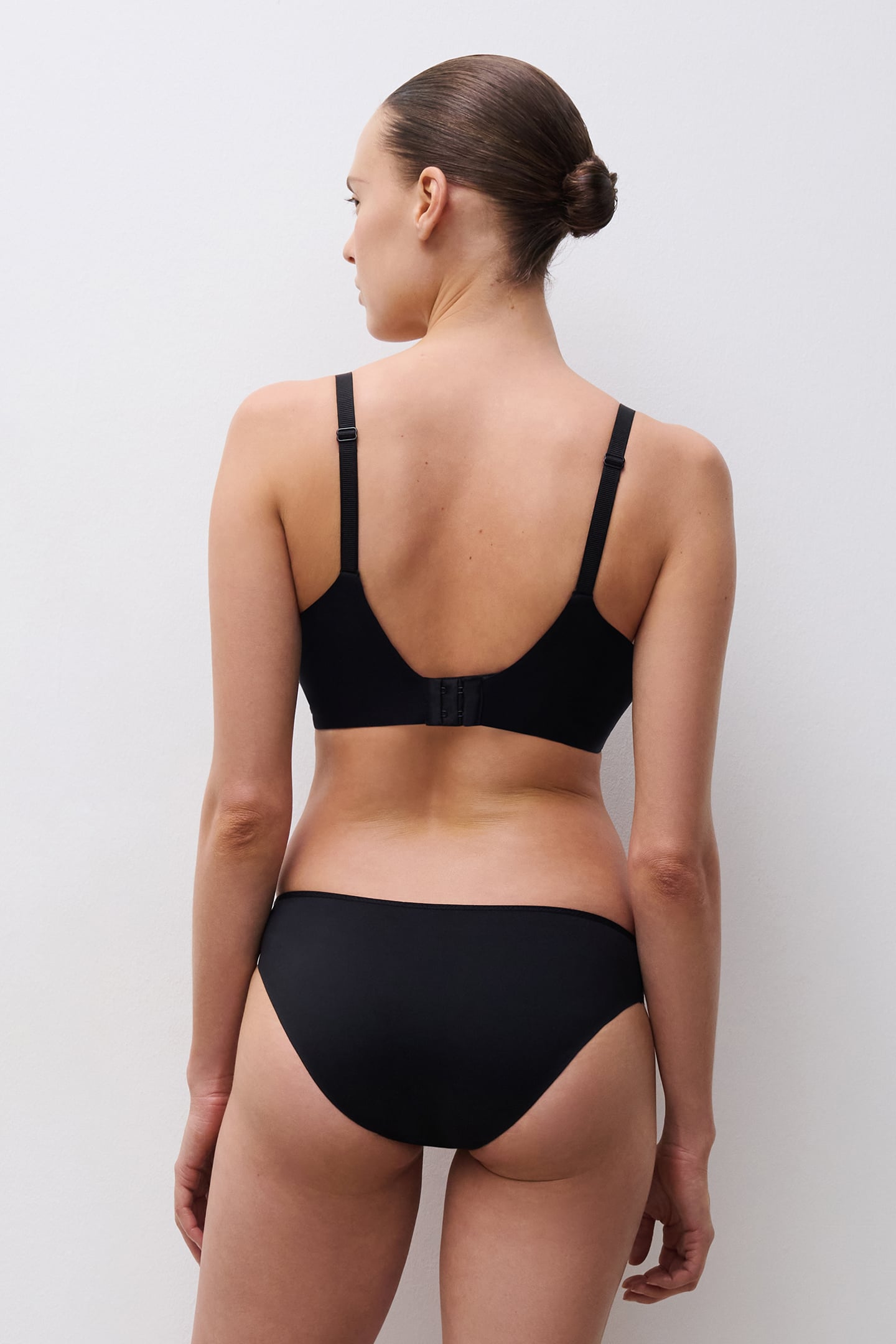 GRAPHIC SUPPORT BRA T-SHIRT BLACK 5