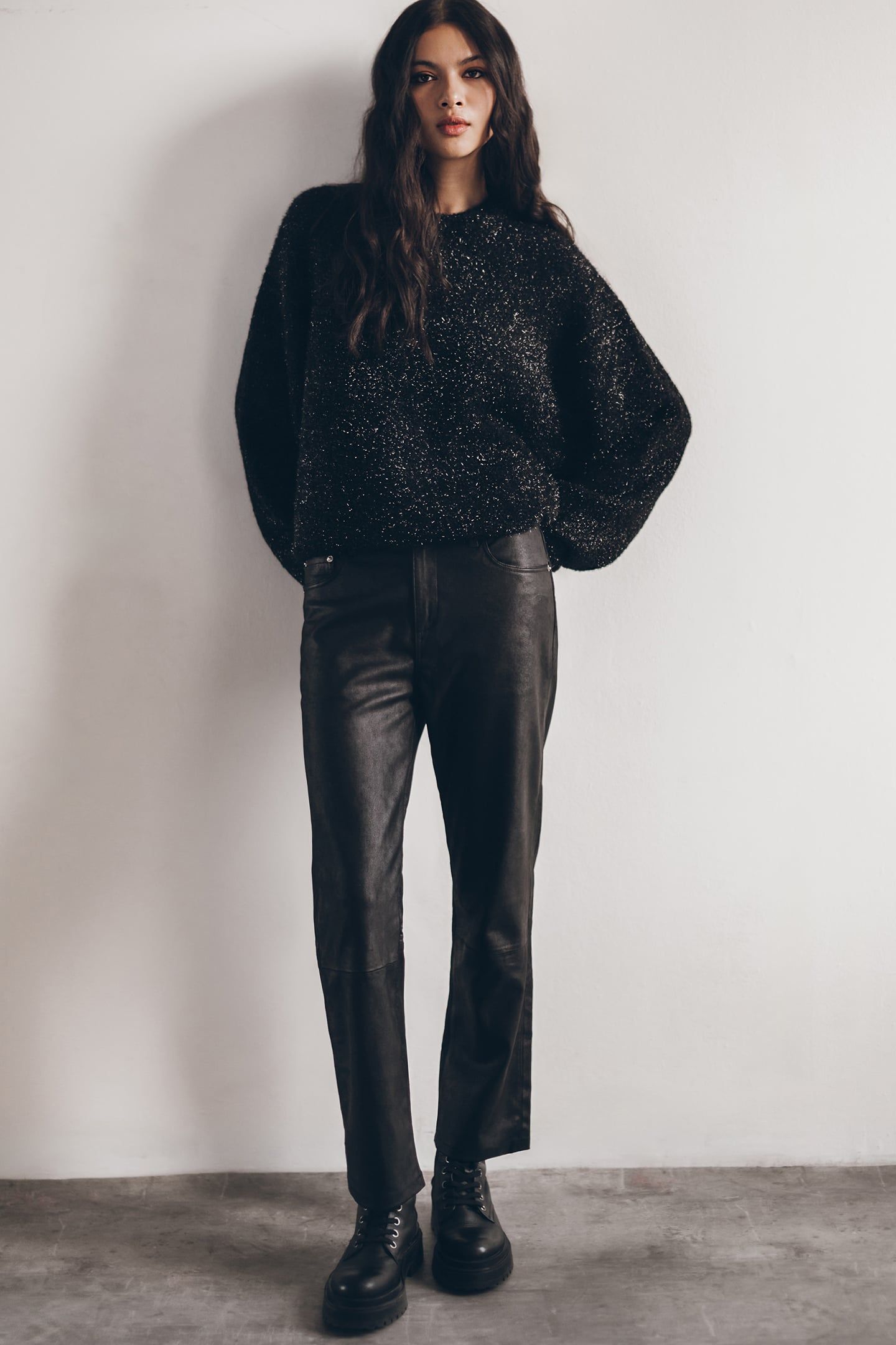 THE BLACK SPARKLY FLUFFY KNIT SWEATER 1