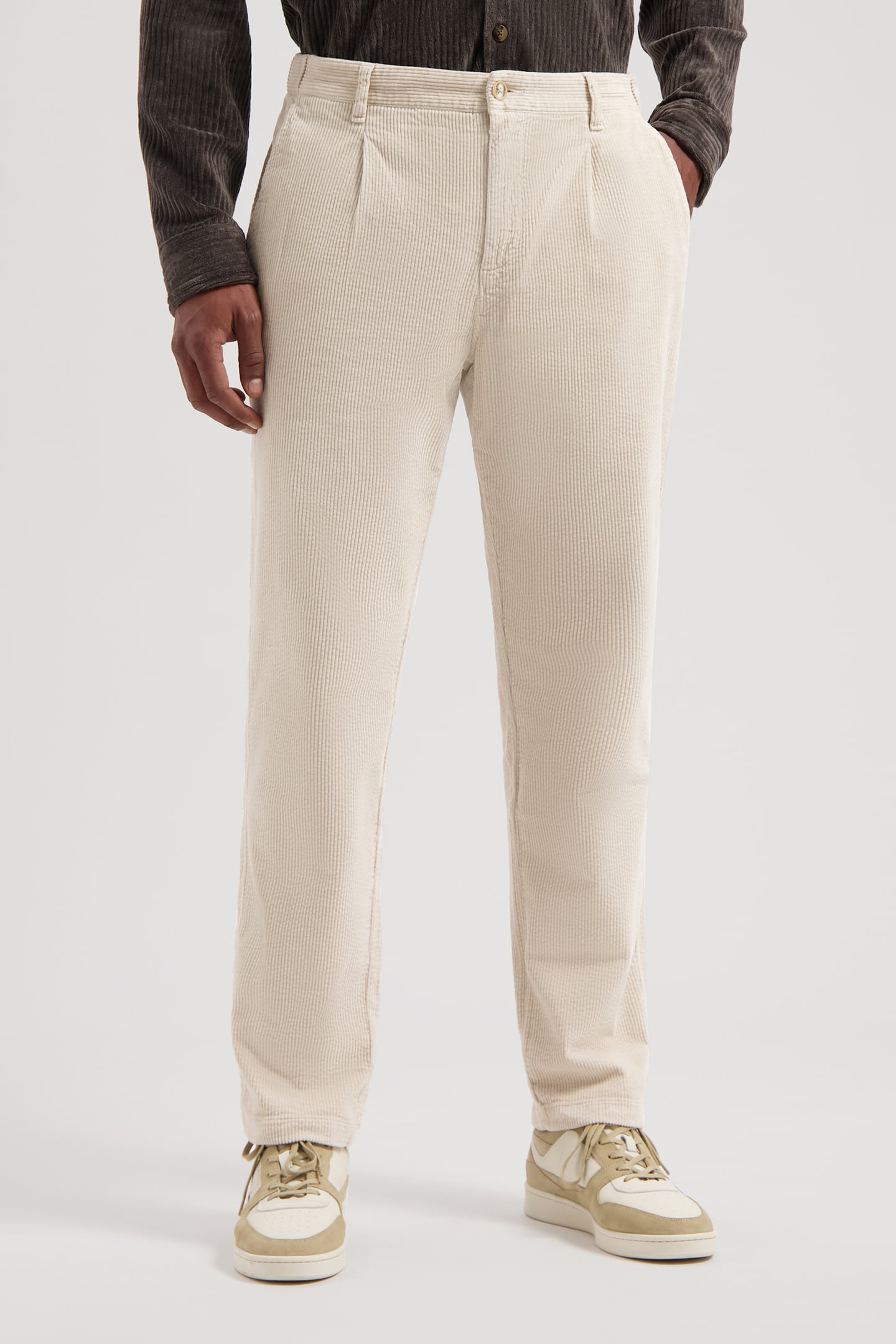 DS_LOGAN PANT SILVER BIRCH 1