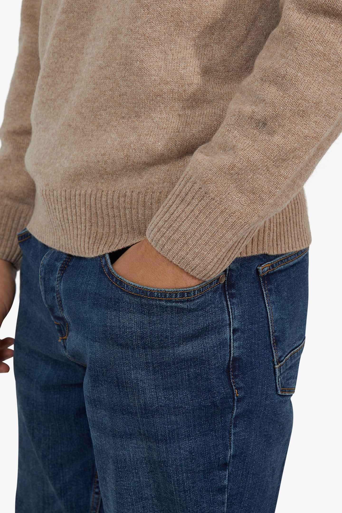 LAMBSWOOL CREW NECK SWEATER SAND 4