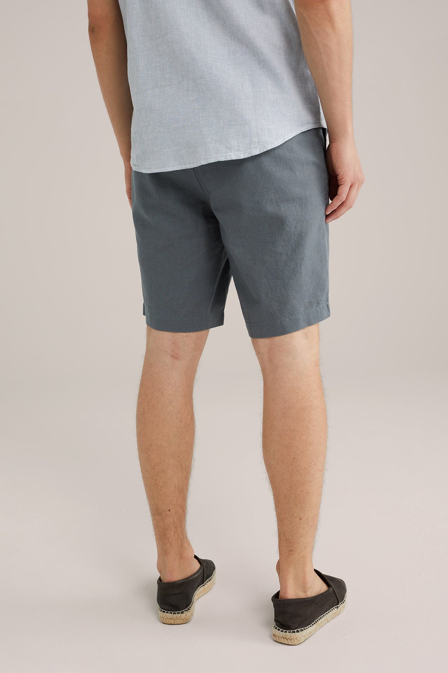 SHORT GREYISH GREEN 2