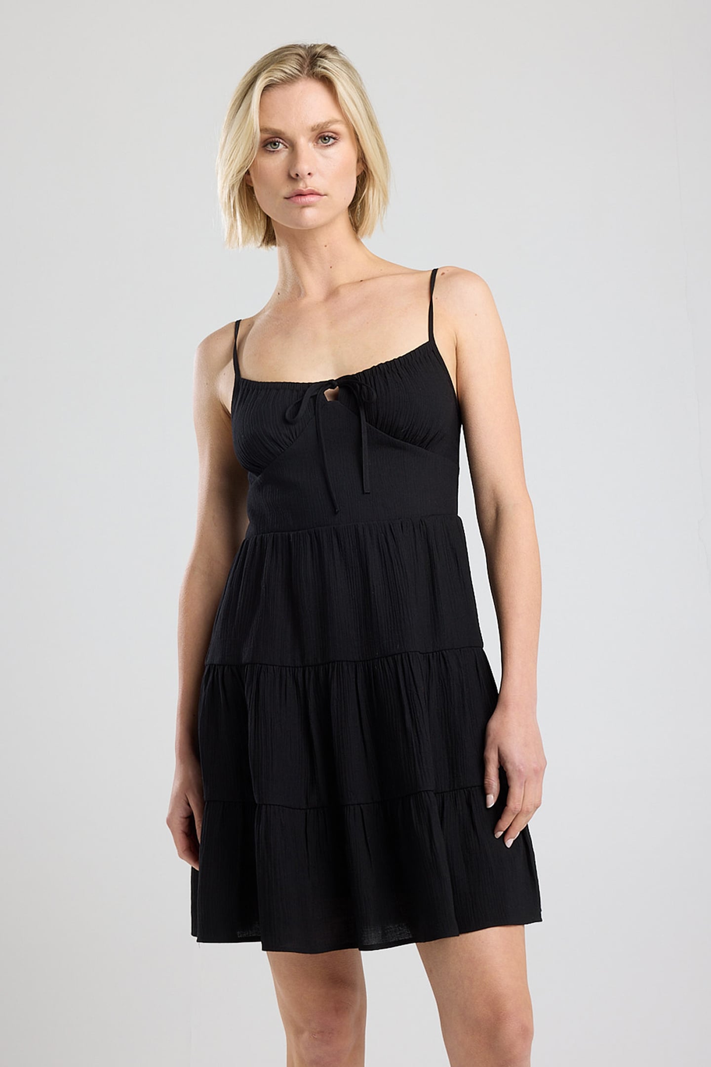 DAISY BLACK 1