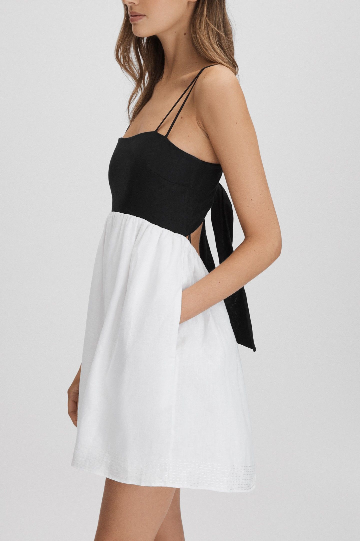 COLOR BLOCK RESORT MINI DRESS BLACK/WHITE 3