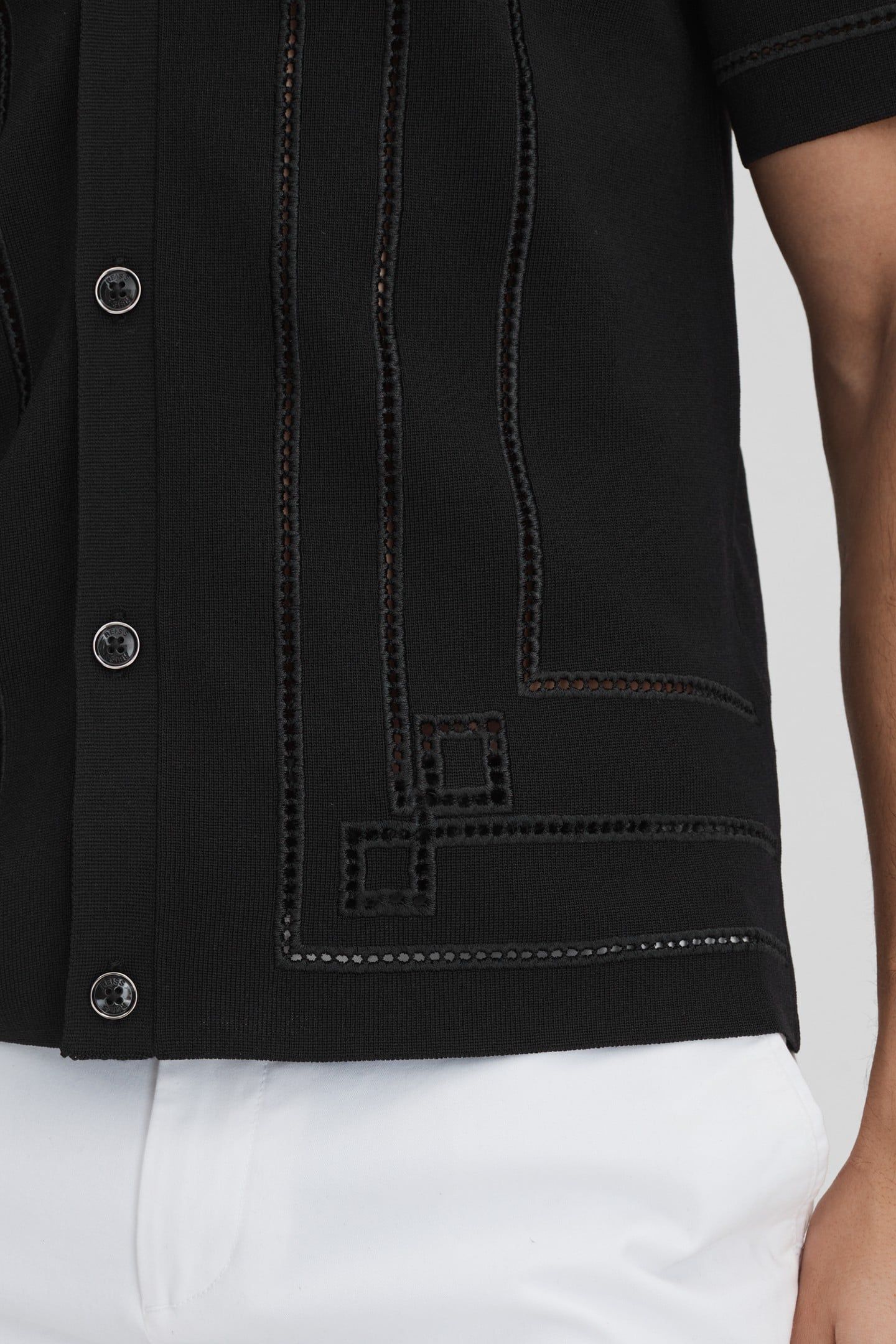 SHORTSLEEVE EMBROIDERED FRAME DETAIL CUBAN SHIRT BLACK 5