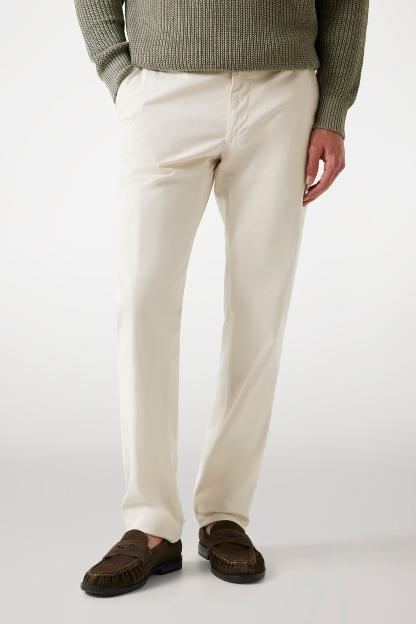MARCIANO BY GUESS MARCUS DAILY CHINO SPIRIT WHITE 2