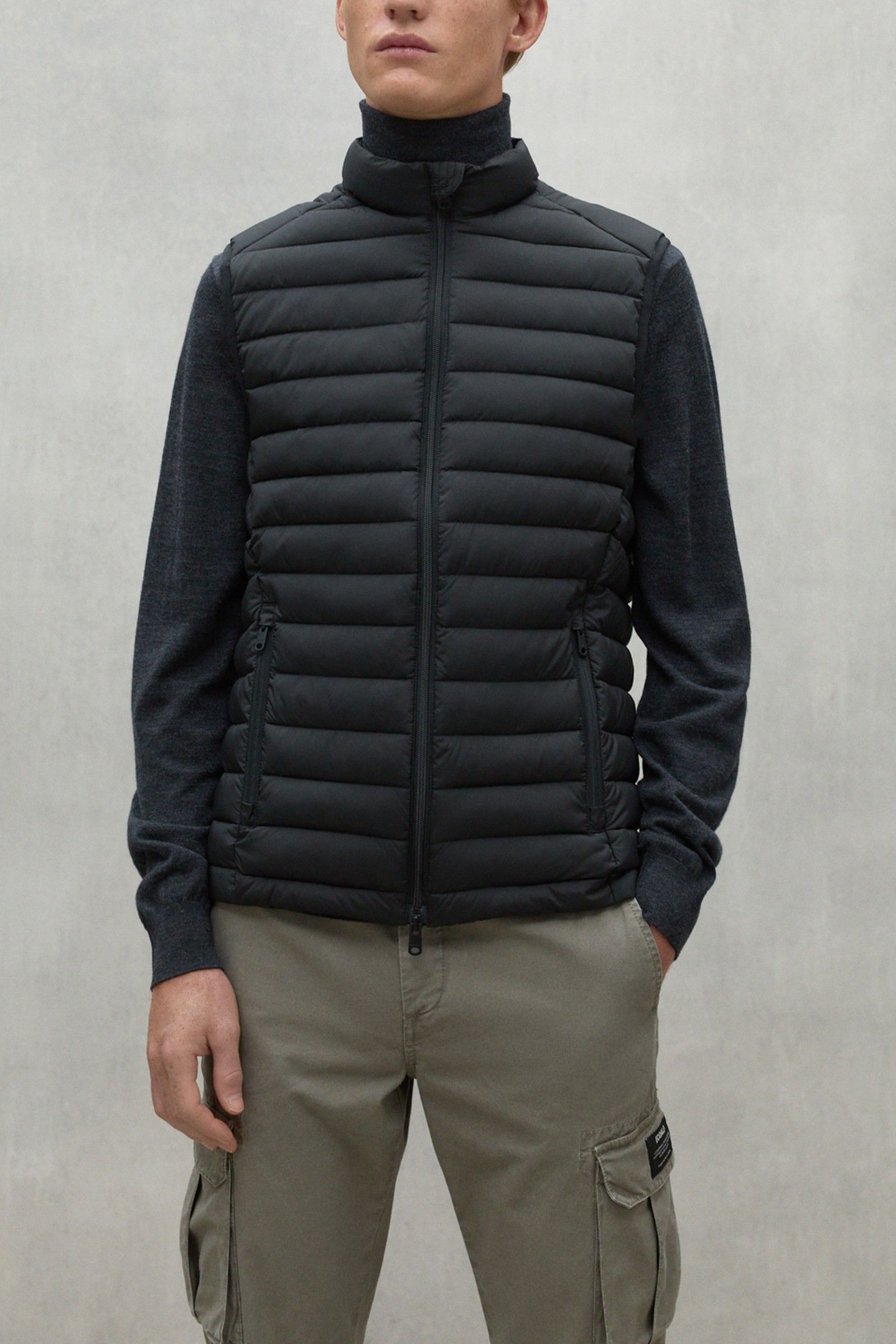 CARDIFFALF VEST BLACK 2