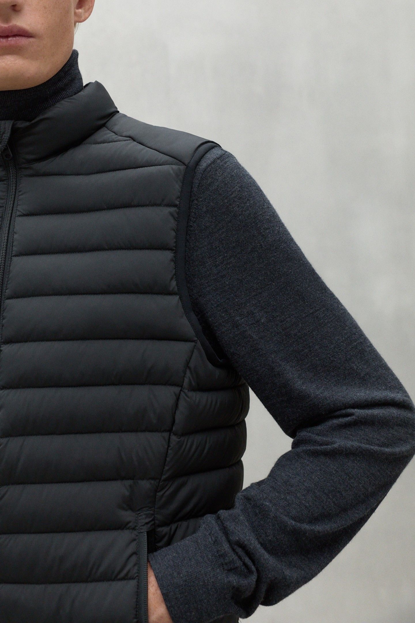 CARDIFFALF VEST BLACK 4