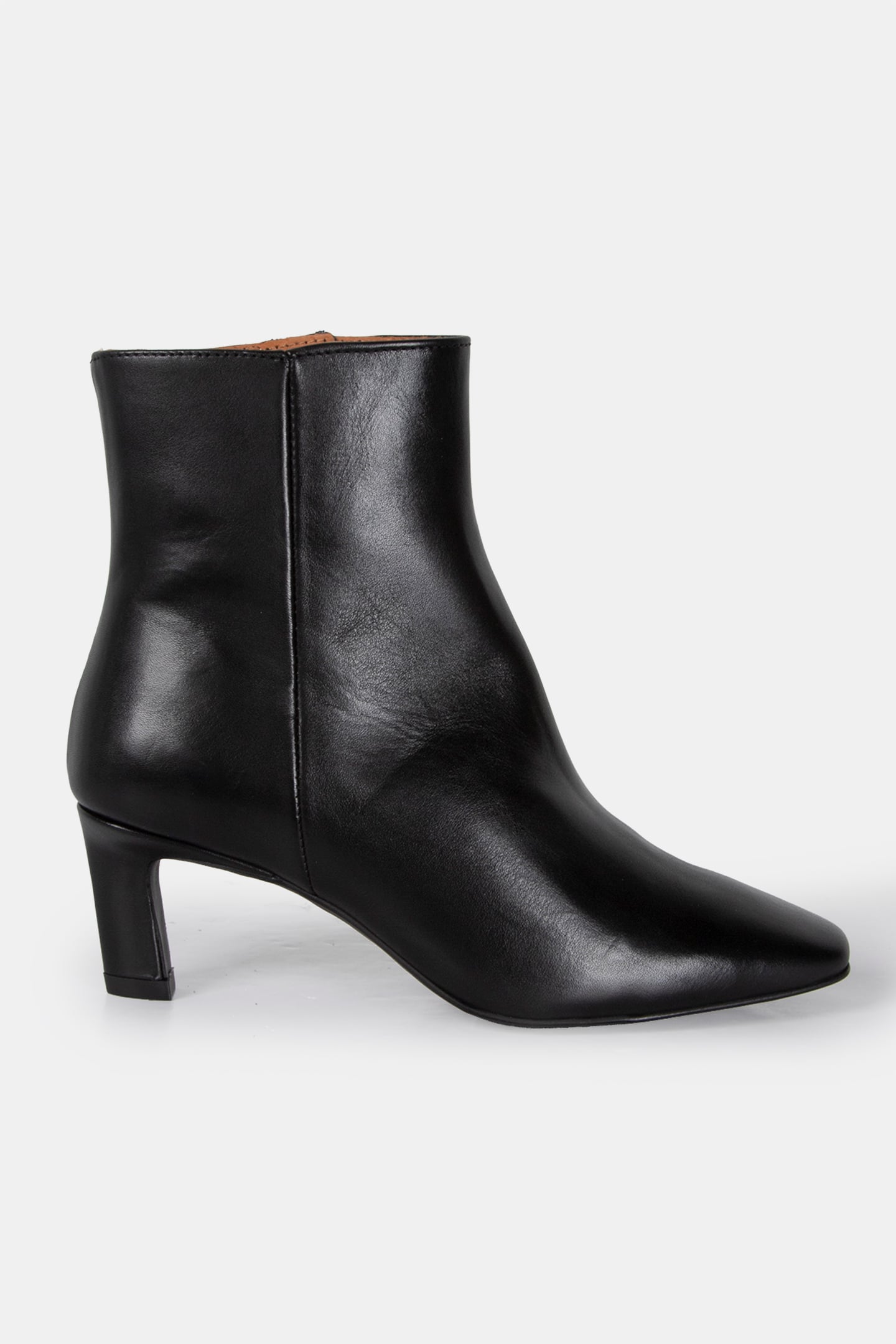 LEON BLACK 2