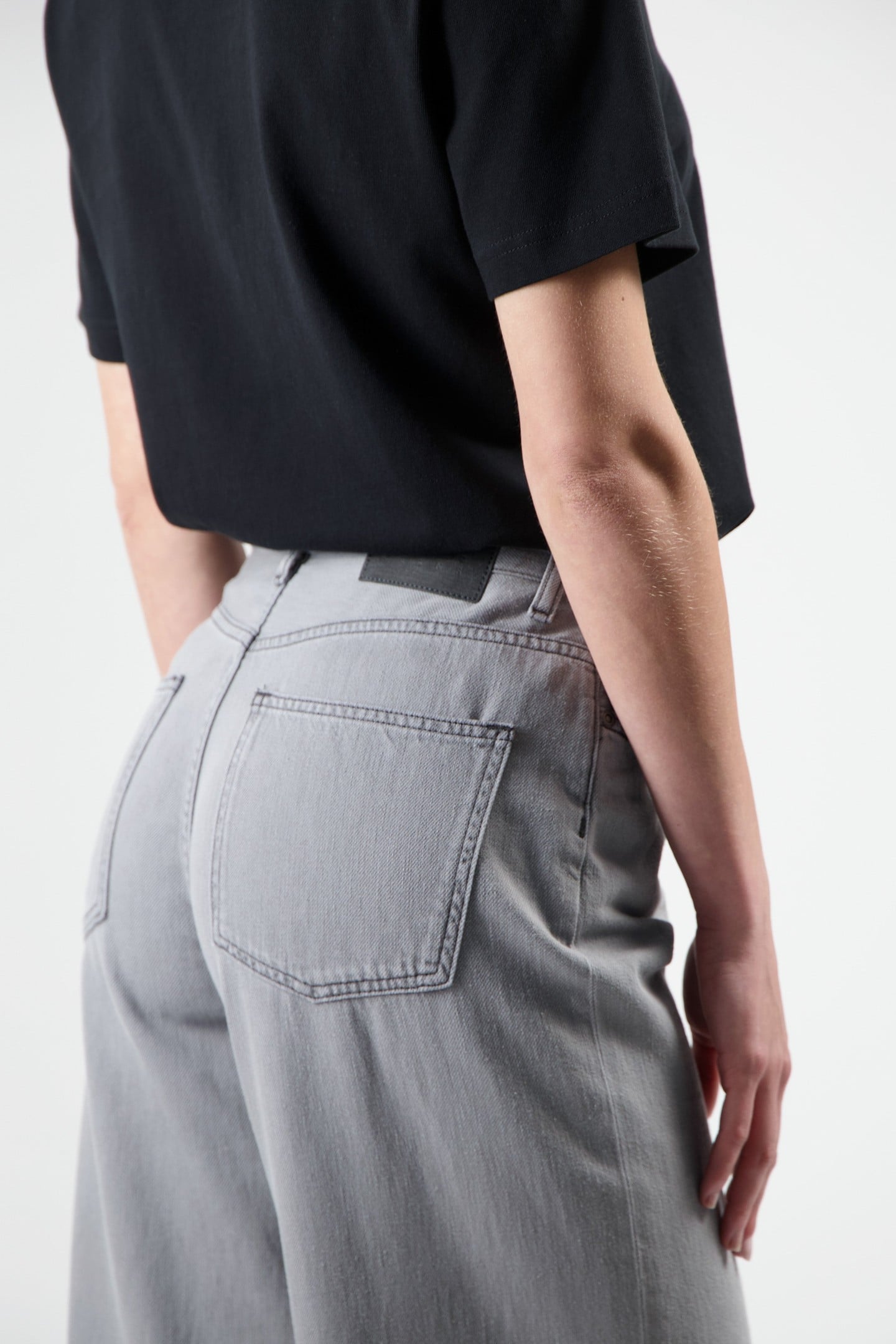 SARA HIGH LOOSE FLOW MARGE GREY 7
