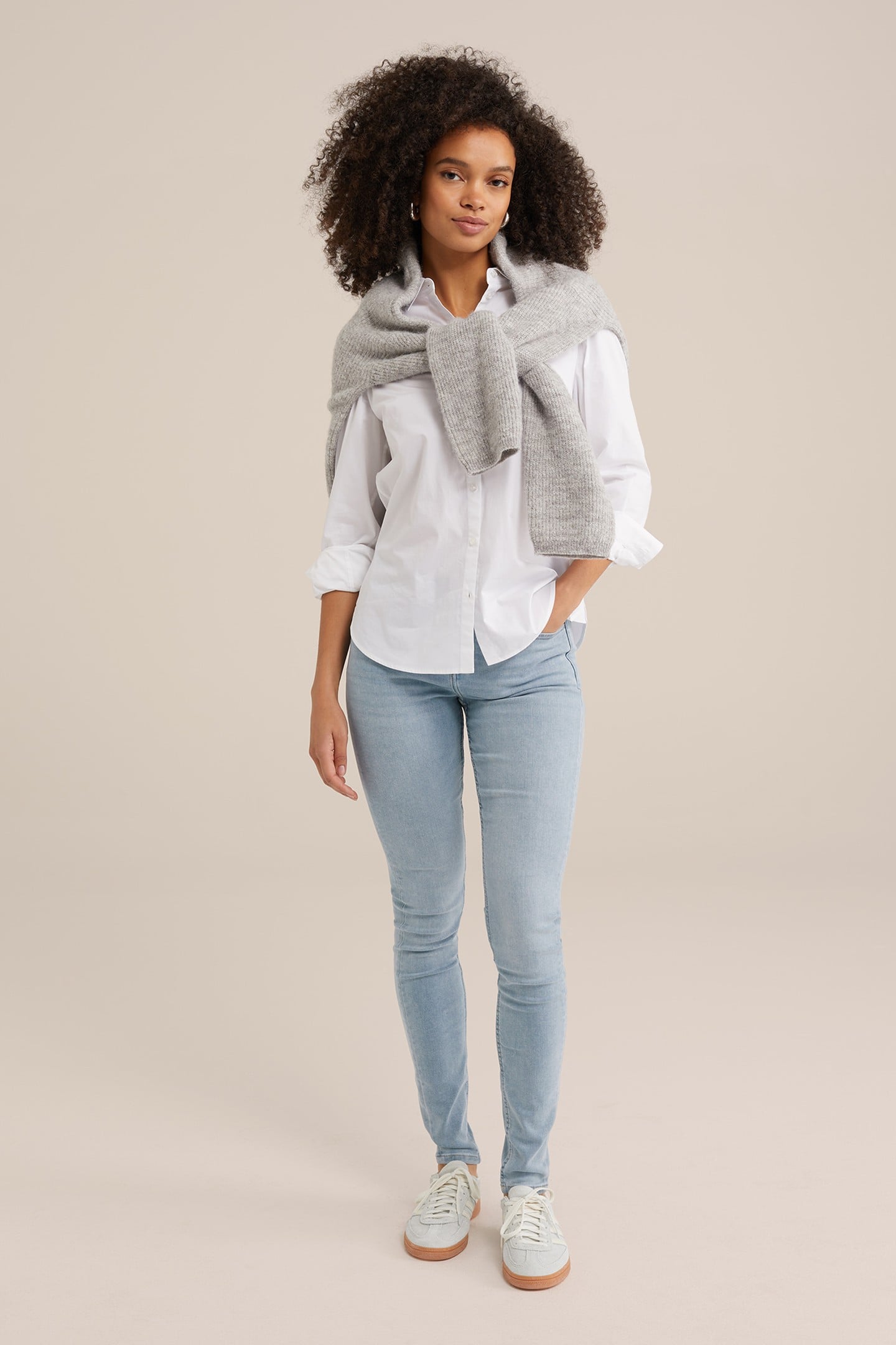 5-POCKET MID WAIST LIGHT BLUE 2