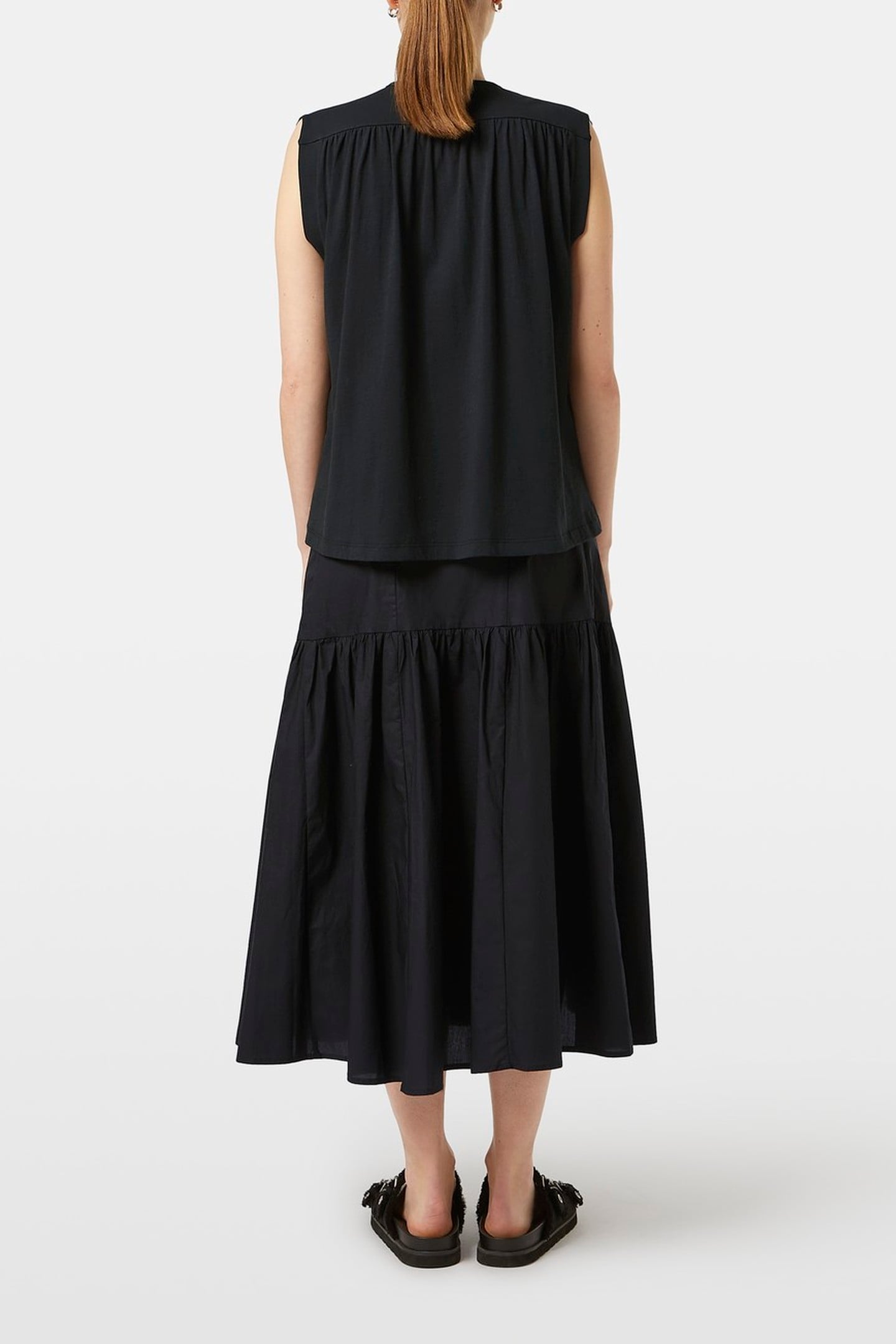 DRAPEY V-NECK T-SHIRT BLACK 3