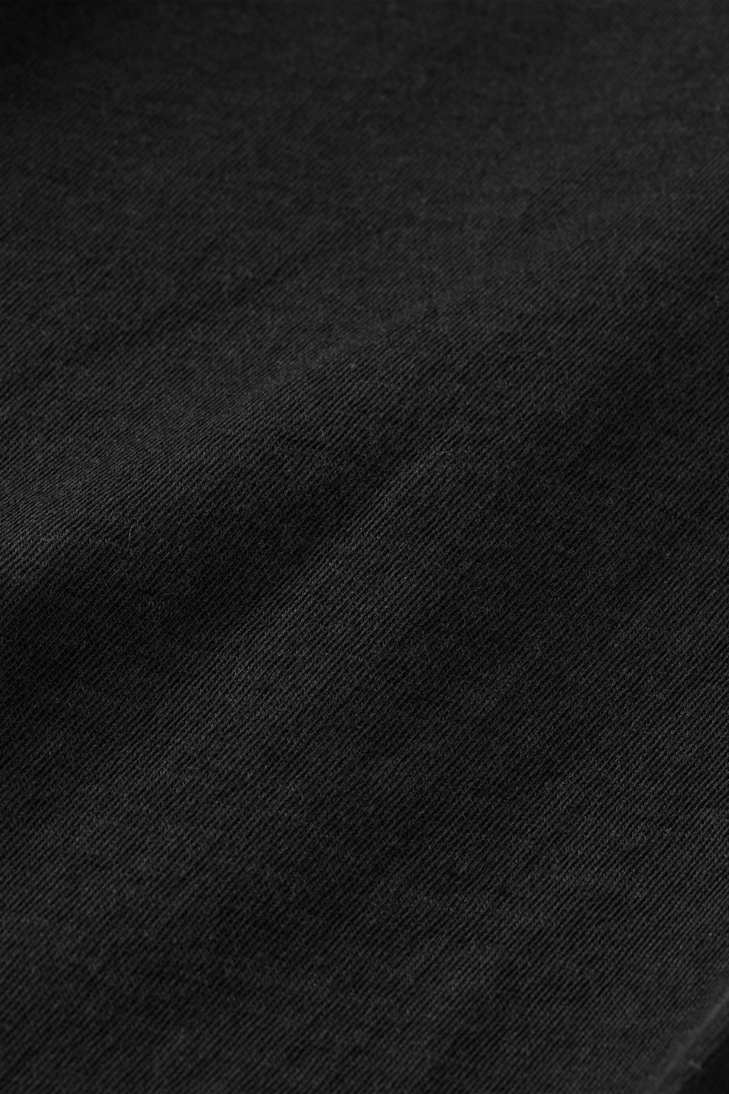 DRAPEY V-NECK T-SHIRT BLACK 7