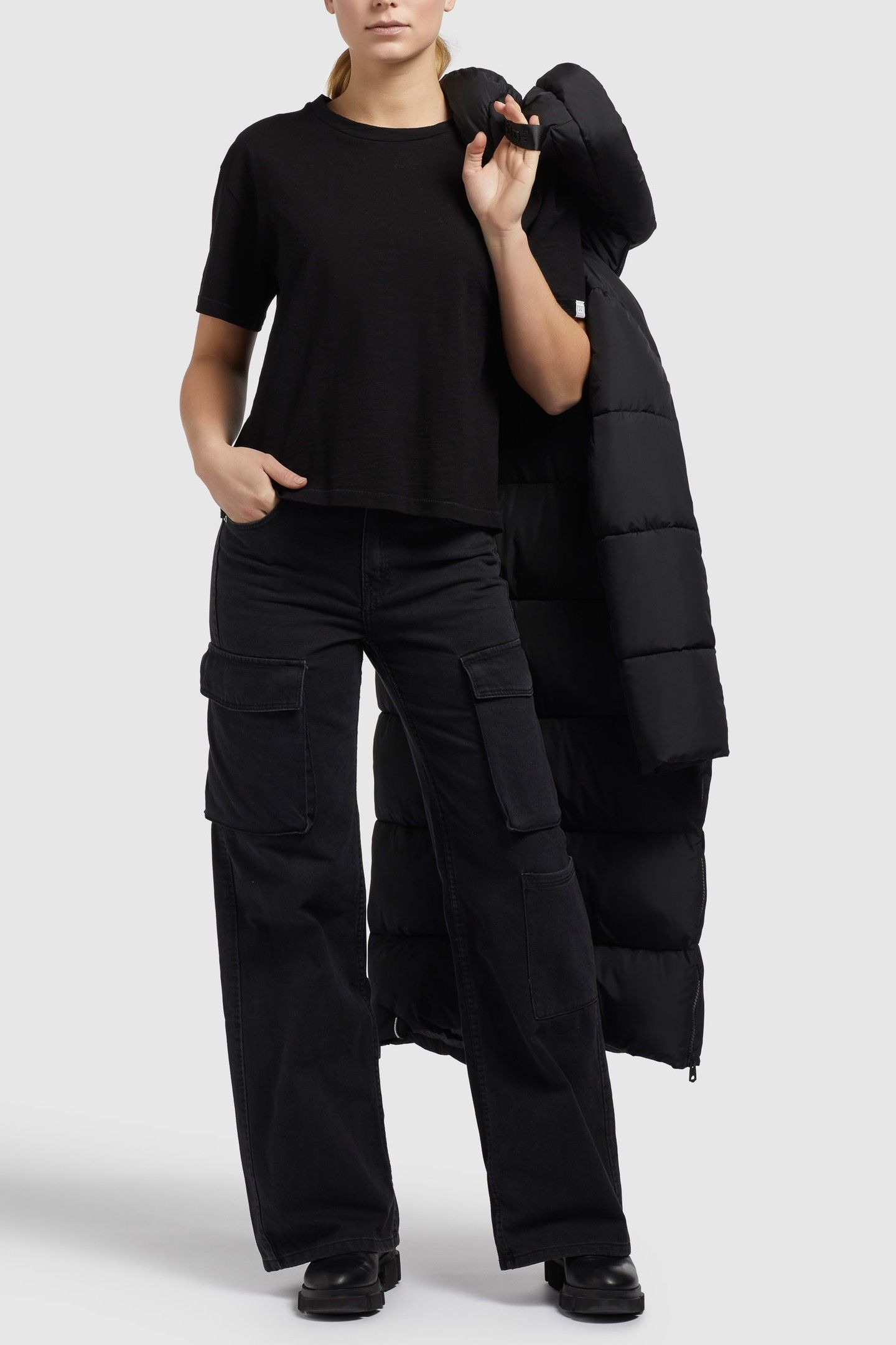 MIRI BLACK 7