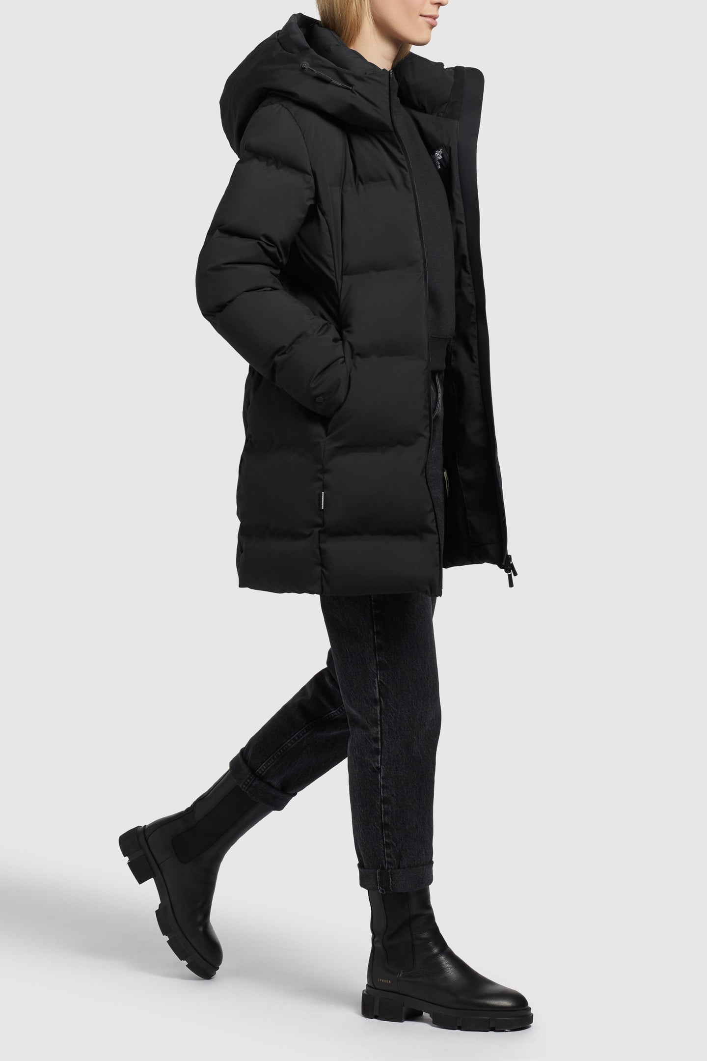 TANARE2 BLACK 1