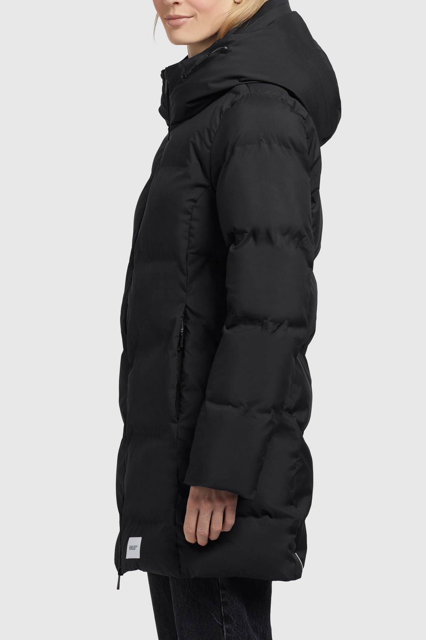 TANARE2 BLACK 4