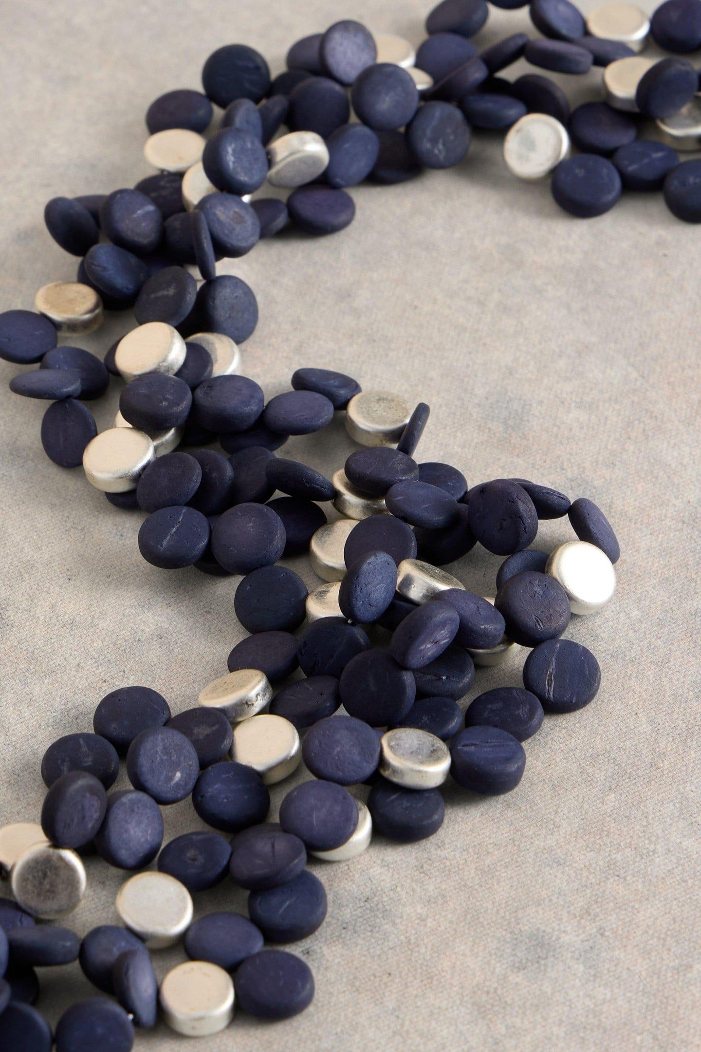 VERA CLUSTER NECKLACE NAVY MULTI 2