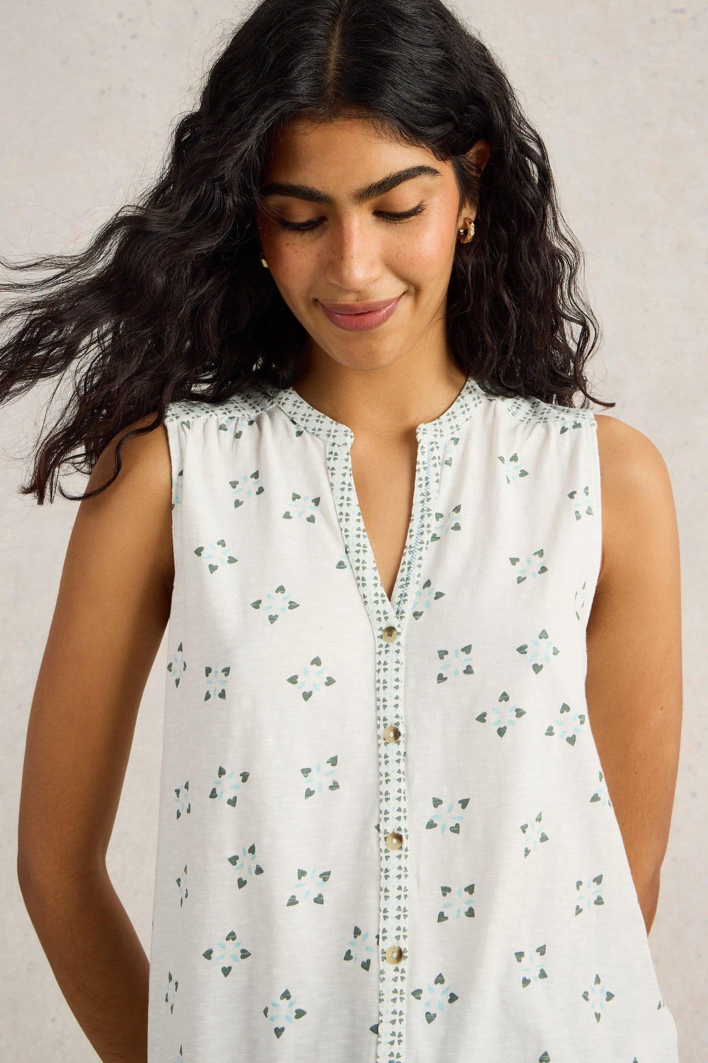 TULIP SLEEVELESS SHIRT WHITE PRINT 1