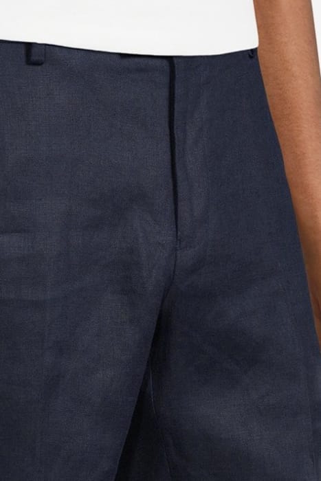 GOSNOLD SLIM SHORTS — NAVY 5