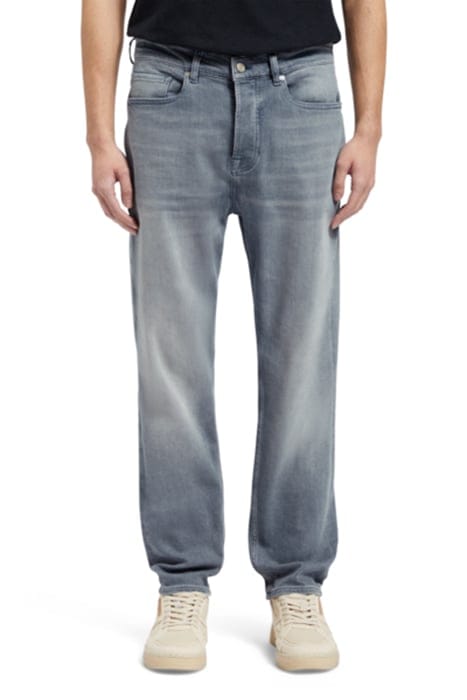 THE DROP REGULAR TAPER JEANS ON BOARD 1