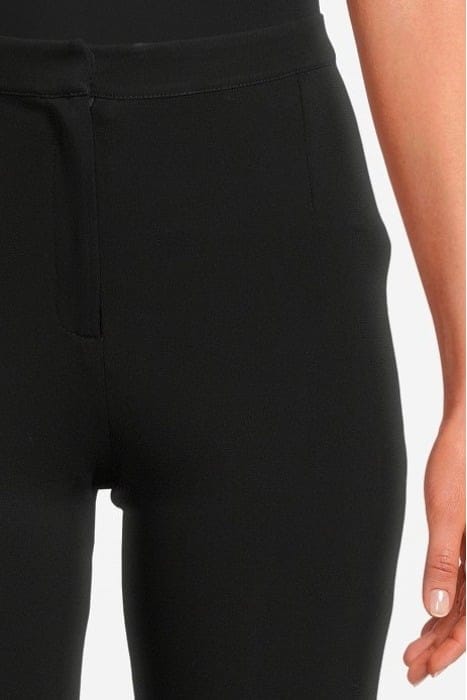 GEORGA BLACK 4