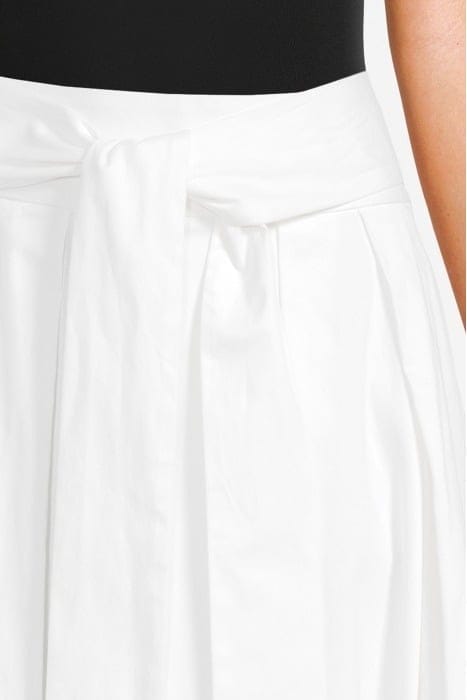GISELLE WHITE 4