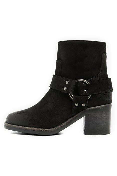 FLO BAKER BLACK 6