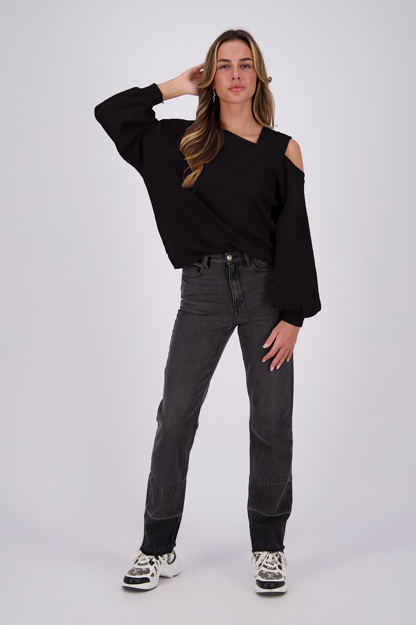 SARAH BLACK 6