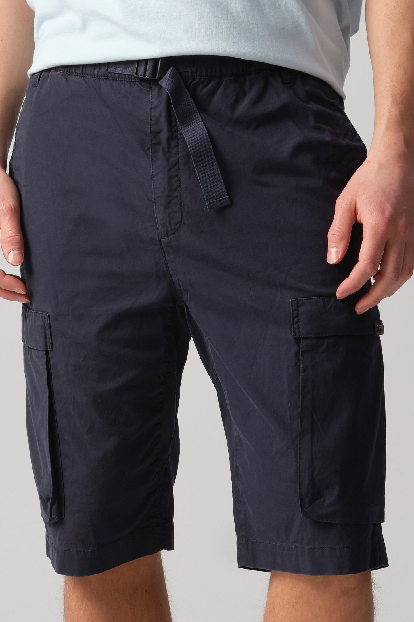 SHORT SKY CAPTAIN 4