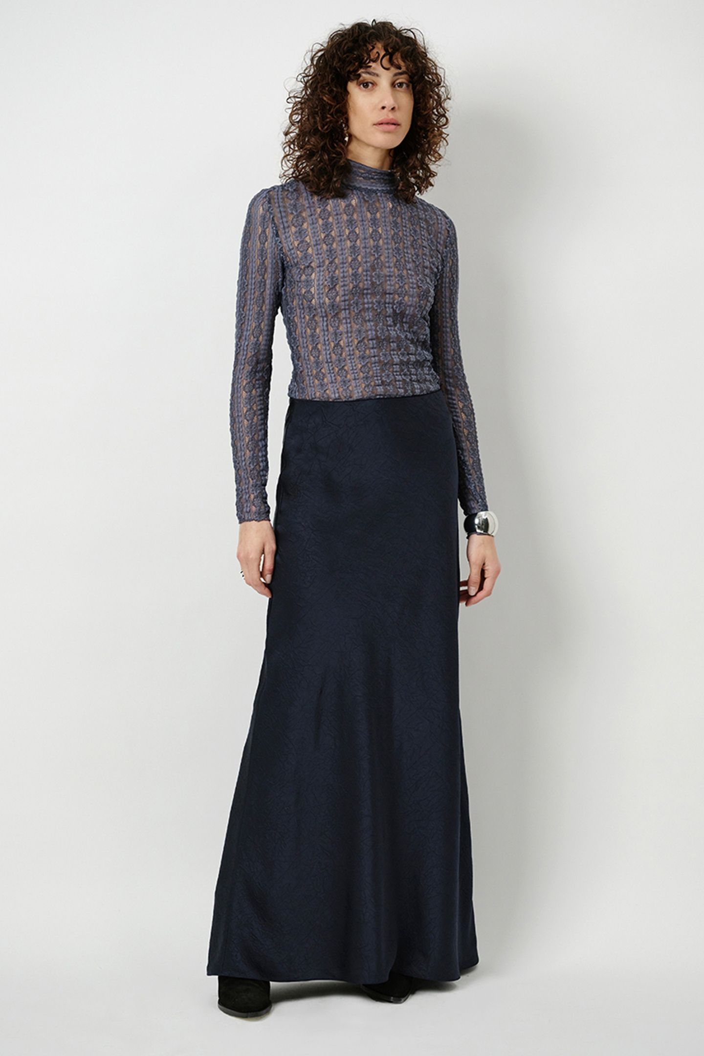 SAITO LACE LONGSLEEVE TOP ASH BLUE 1
