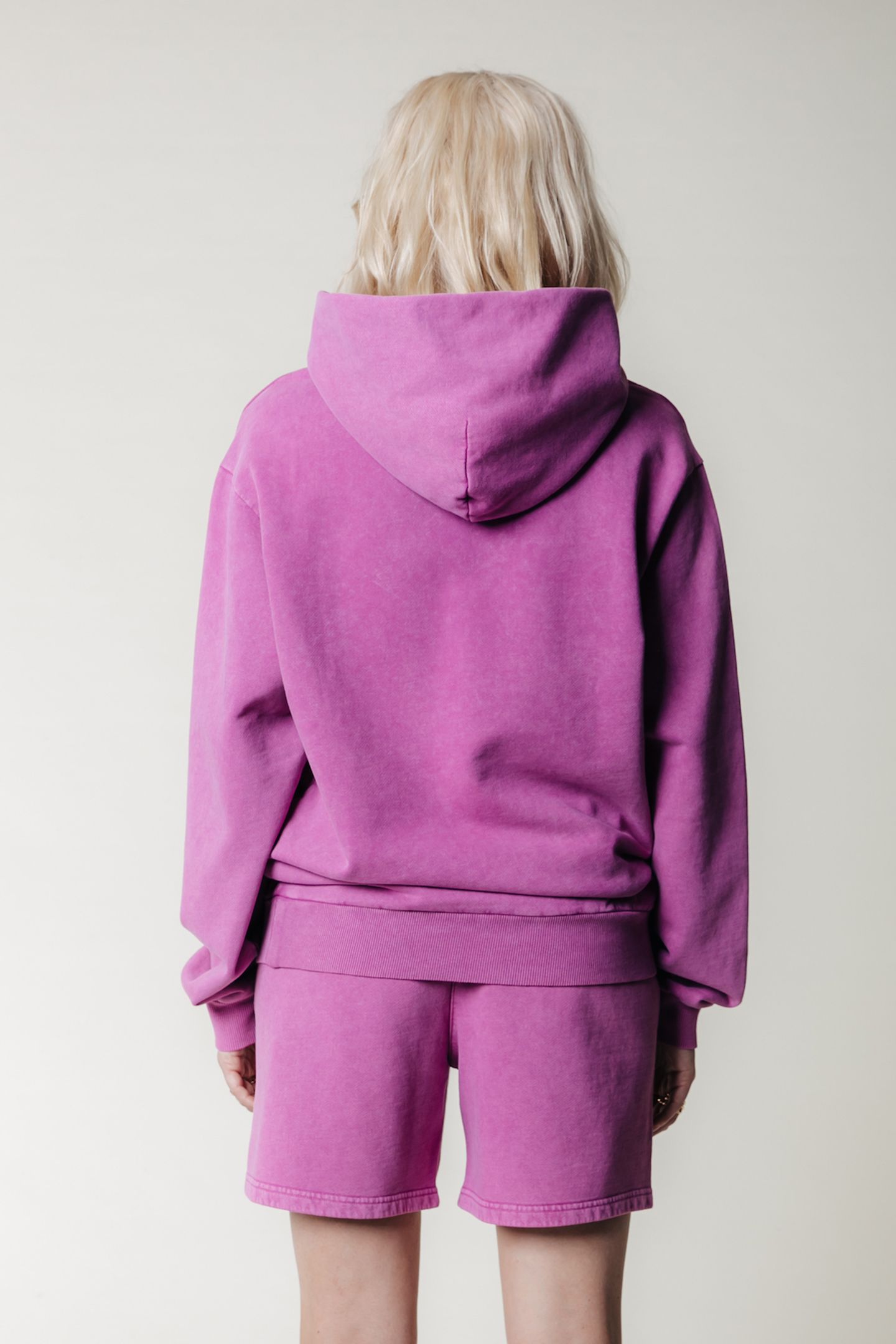 UNI LOGO WASH SWEAT SHORT FUCHSIA 2