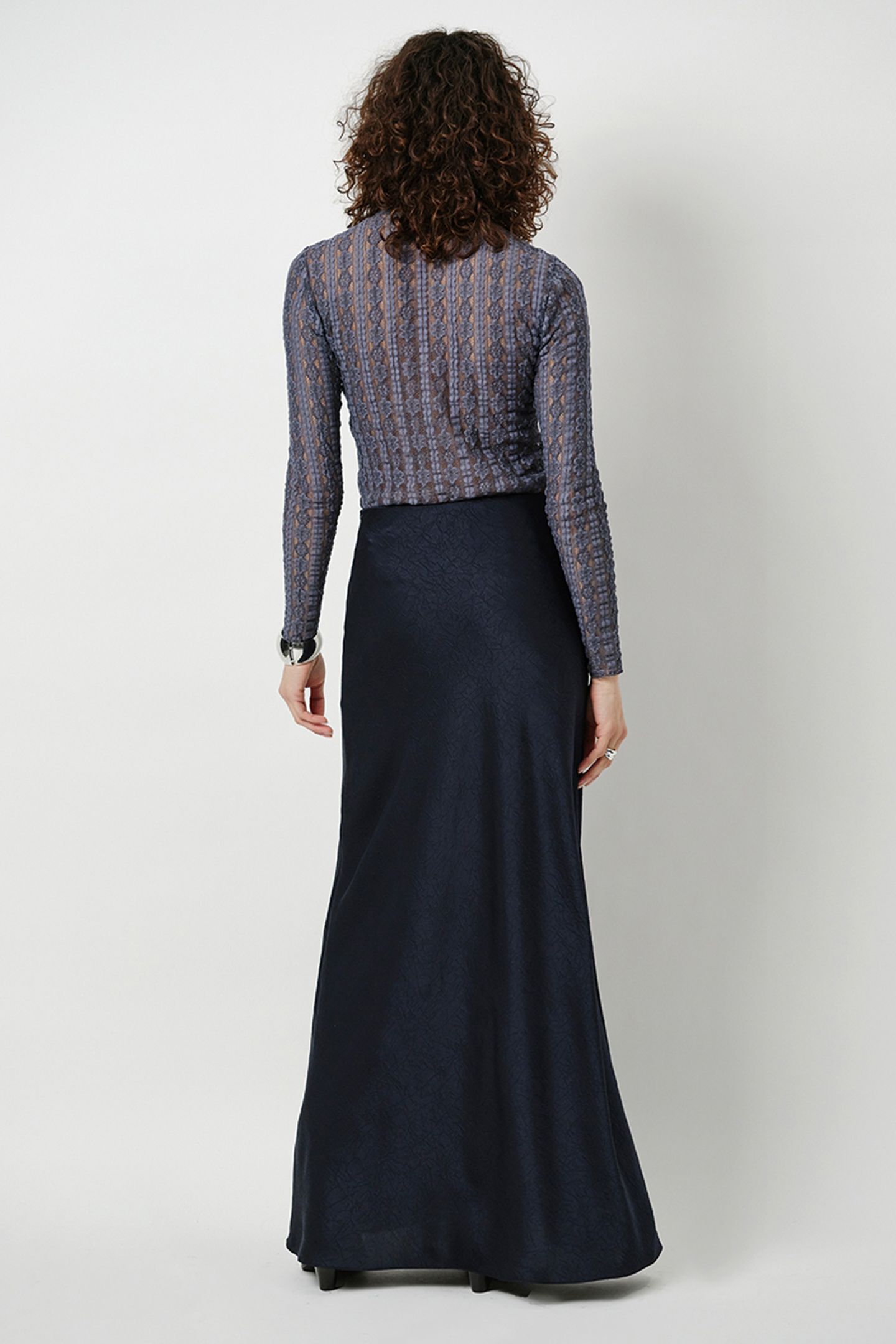 SAITO LACE LONGSLEEVE TOP ASH BLUE 2