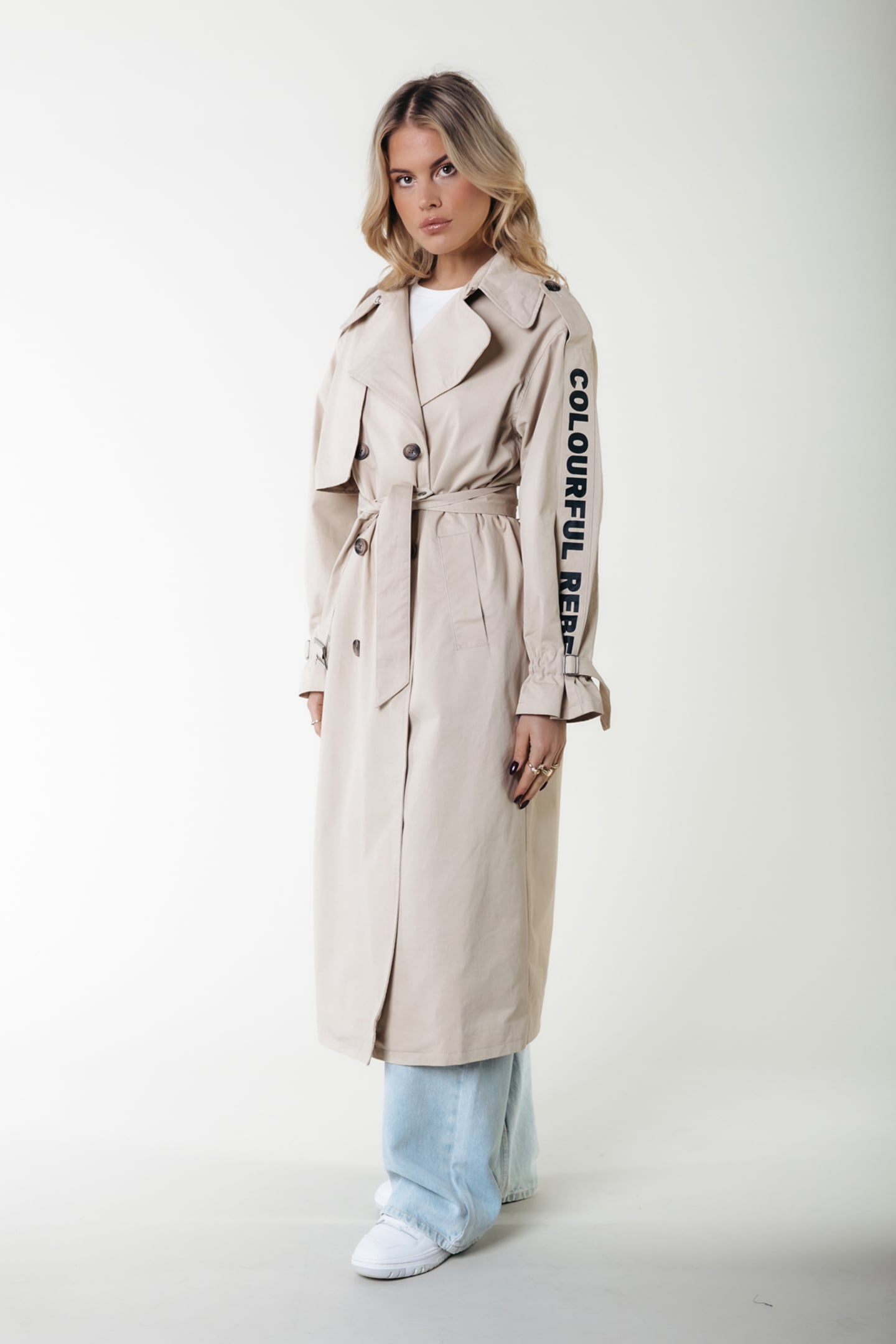 KAIA BRANDED TRENCHCOAT LIGHT SAND 1
