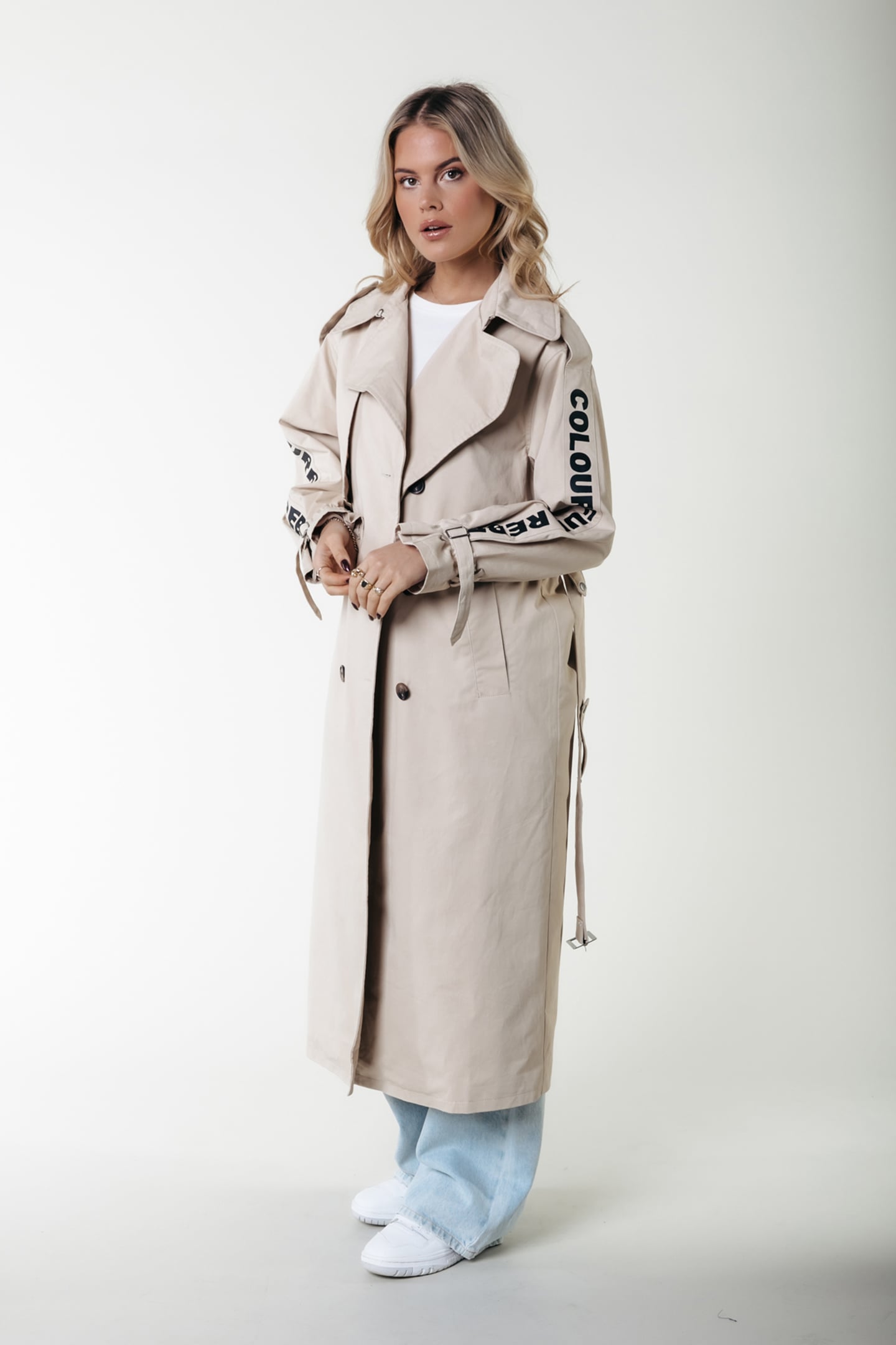 KAIA BRANDED TRENCHCOAT LIGHT SAND 3
