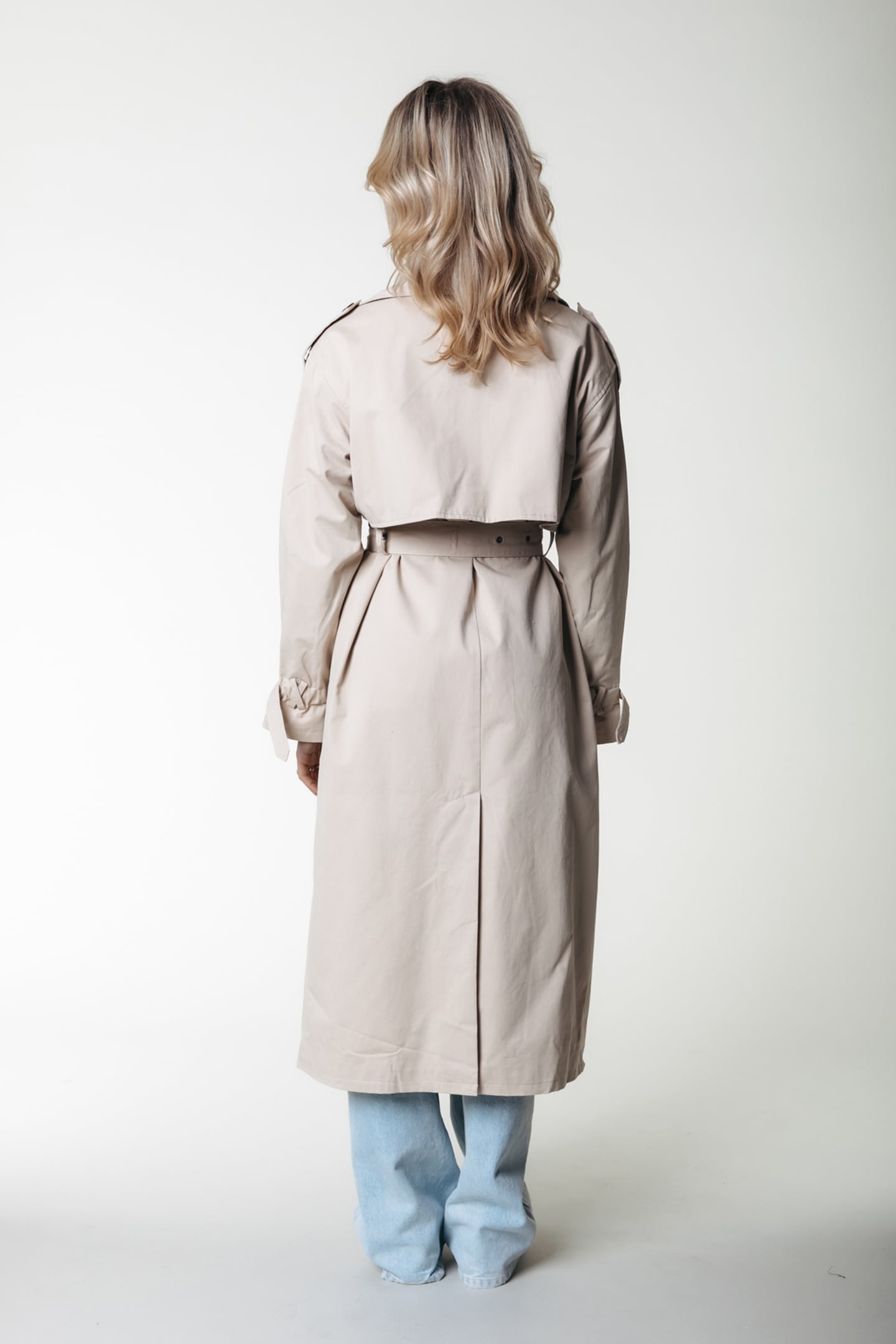 KAIA BRANDED TRENCHCOAT LIGHT SAND 2