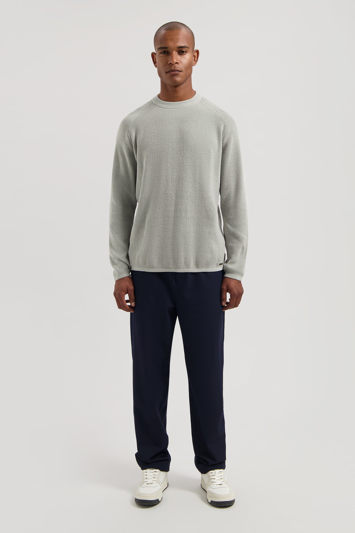 DS-CHENILLE CREWNECK GHOST GREY 3
