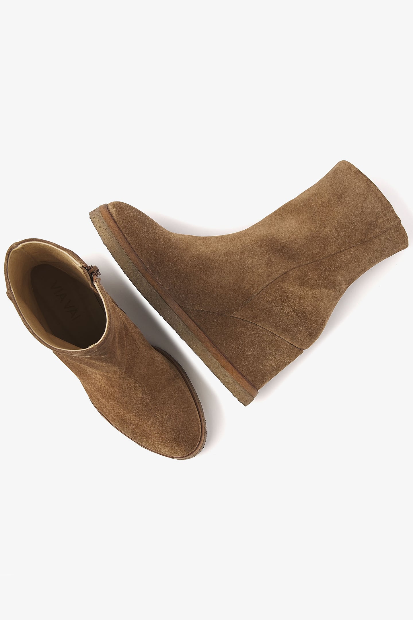 AURA MILEY BROWN 5