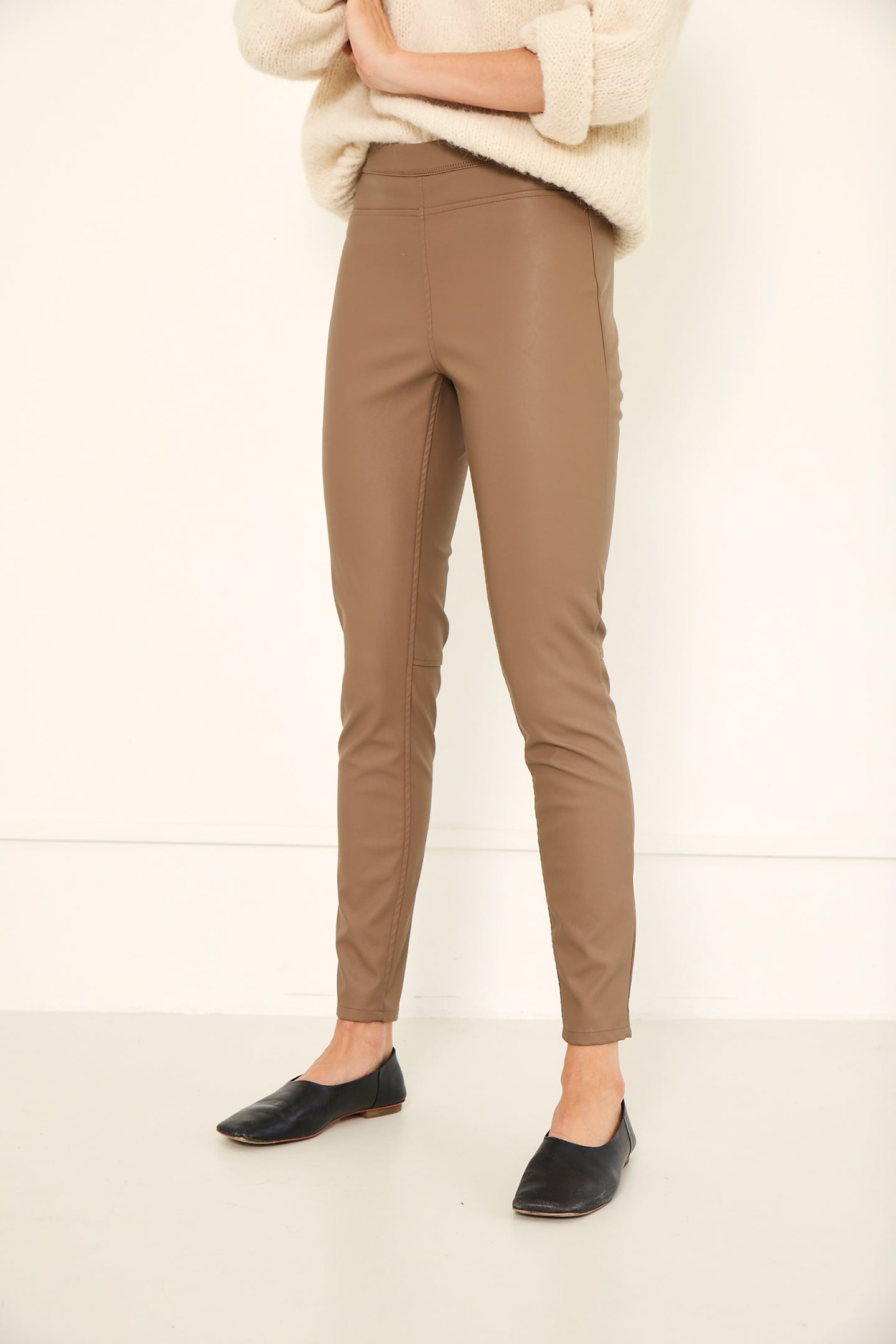 AMBER PANTS LATTE 1