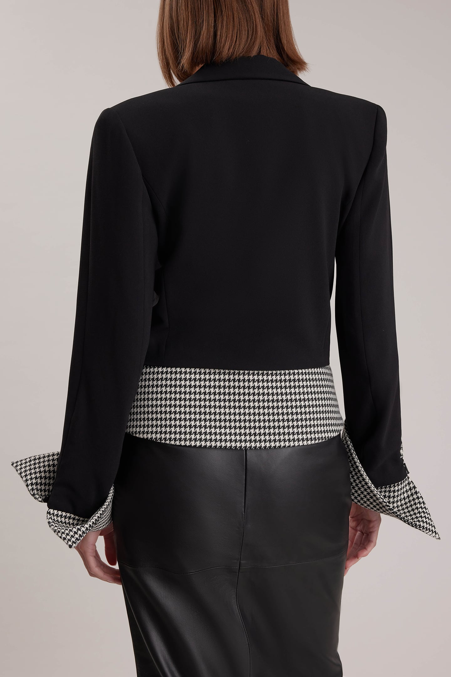 MIA VESTE BLACK 2