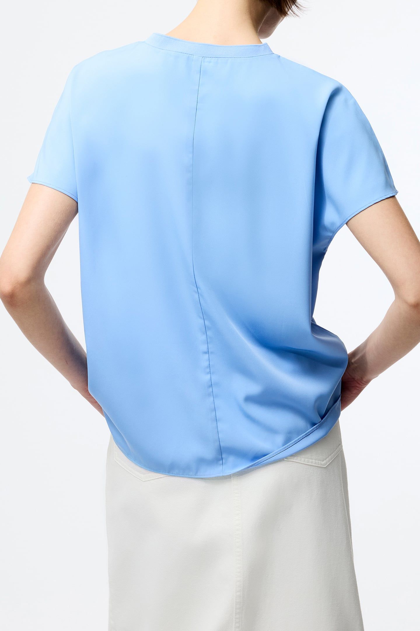 CAPRIANA CREPE CREW NK TOP CORNFLOWER BLUE 2