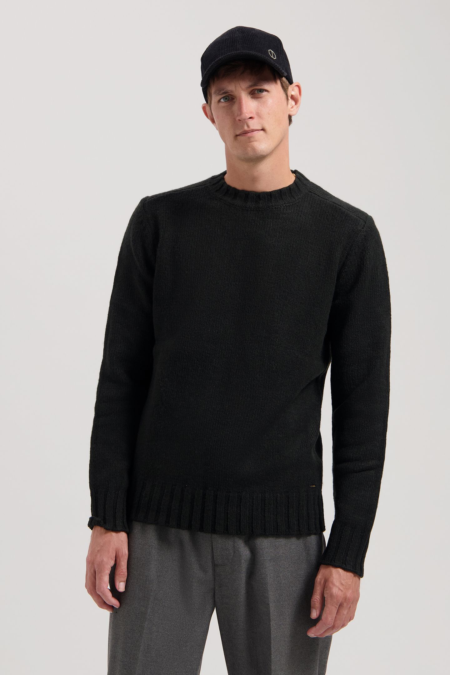 DS_PER CREWNECK BLACK 1