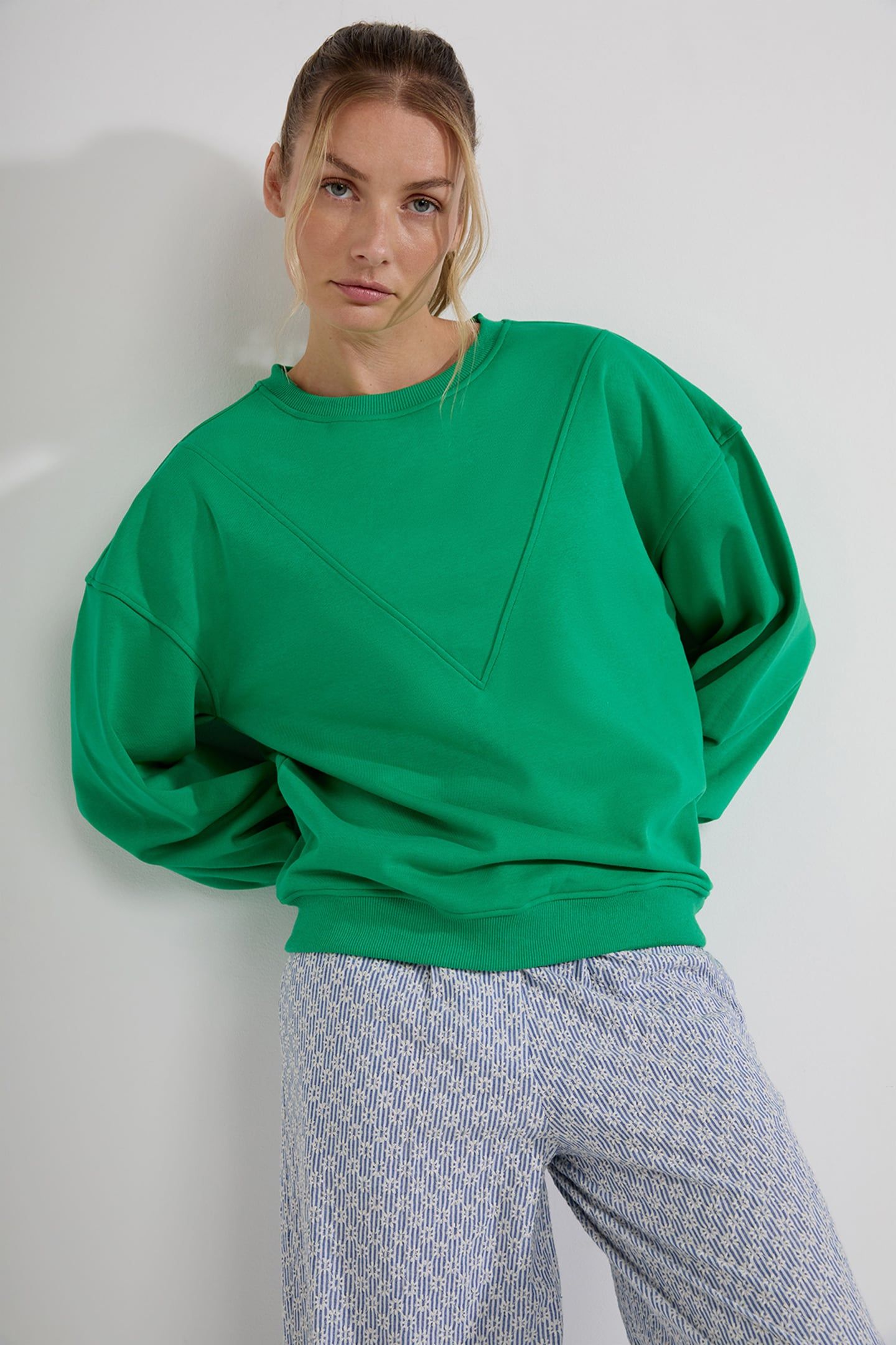 DONOVAN SWEATER PARROT GREEN 1