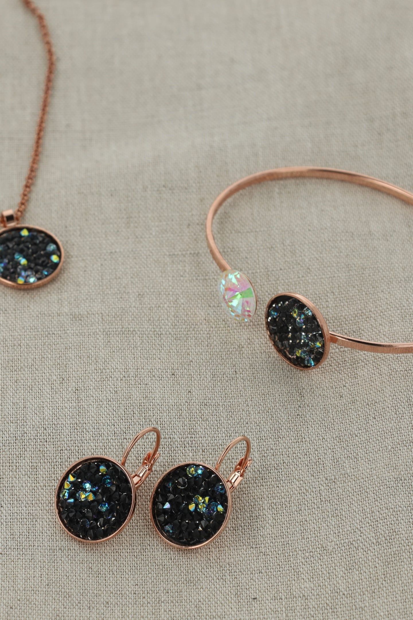 CLASSIC ROCKS EARRINGS BLACK 4