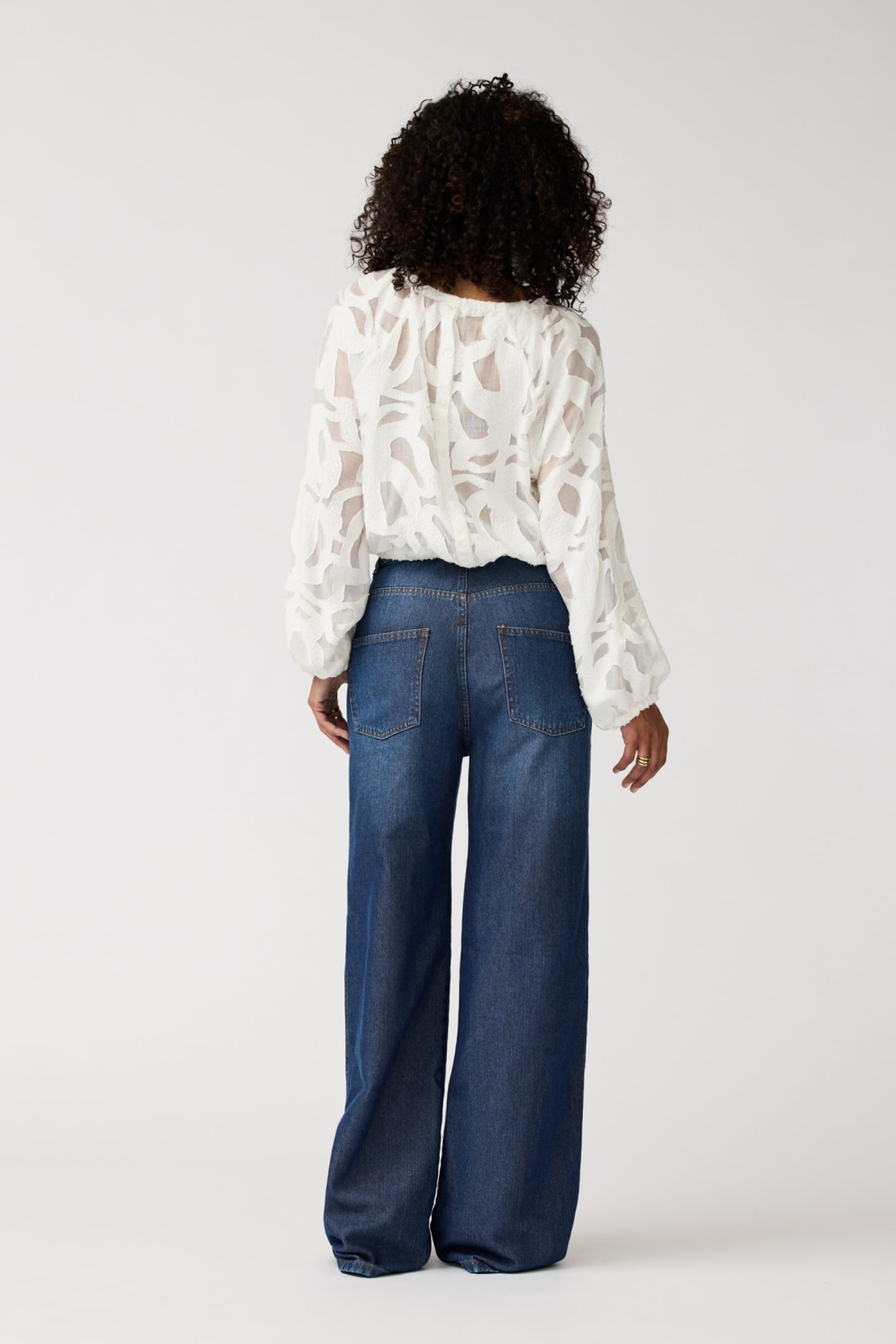 ELISE TOP VERY WHITE 3